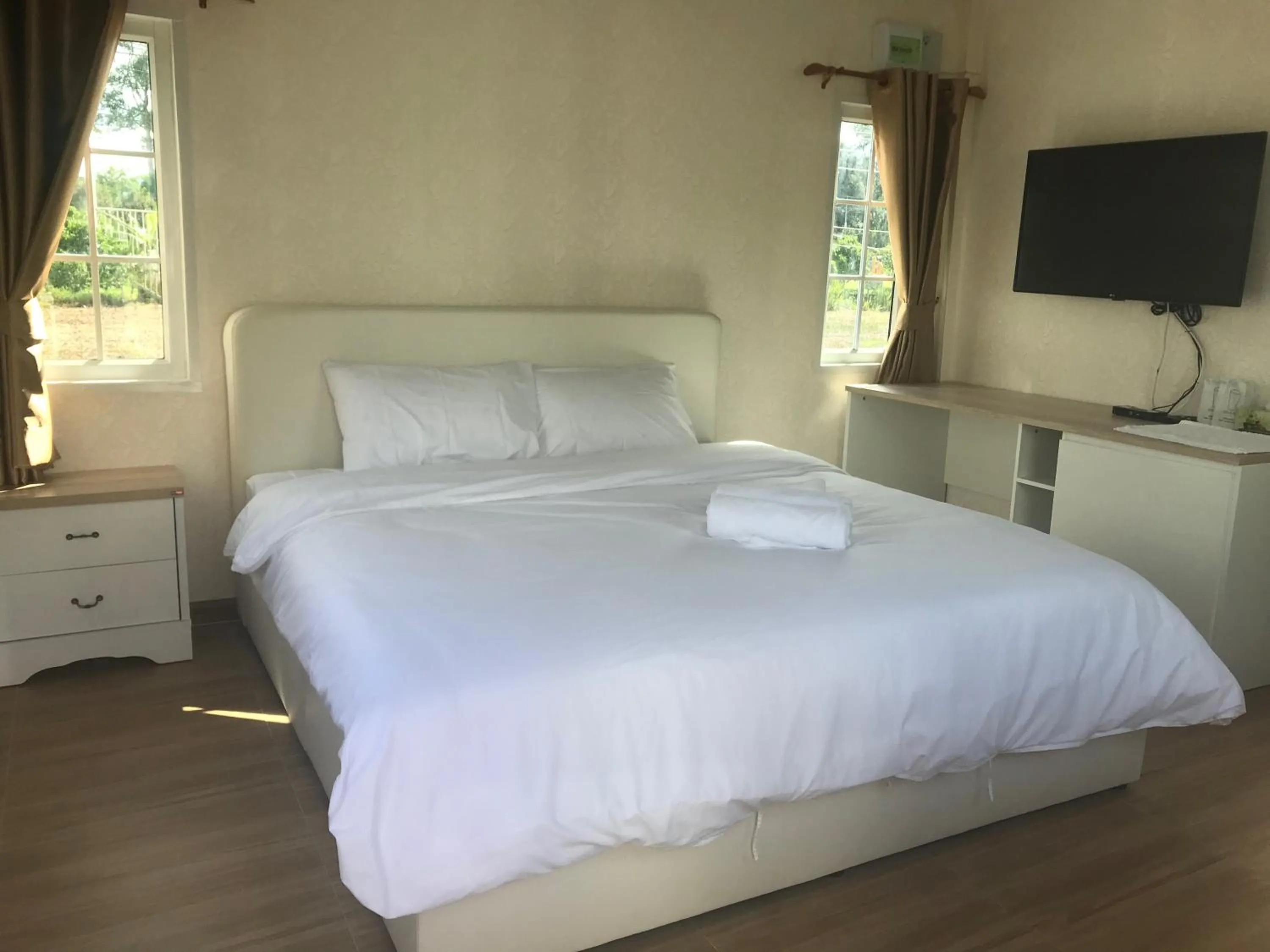 Bed in Evie Mae Resort