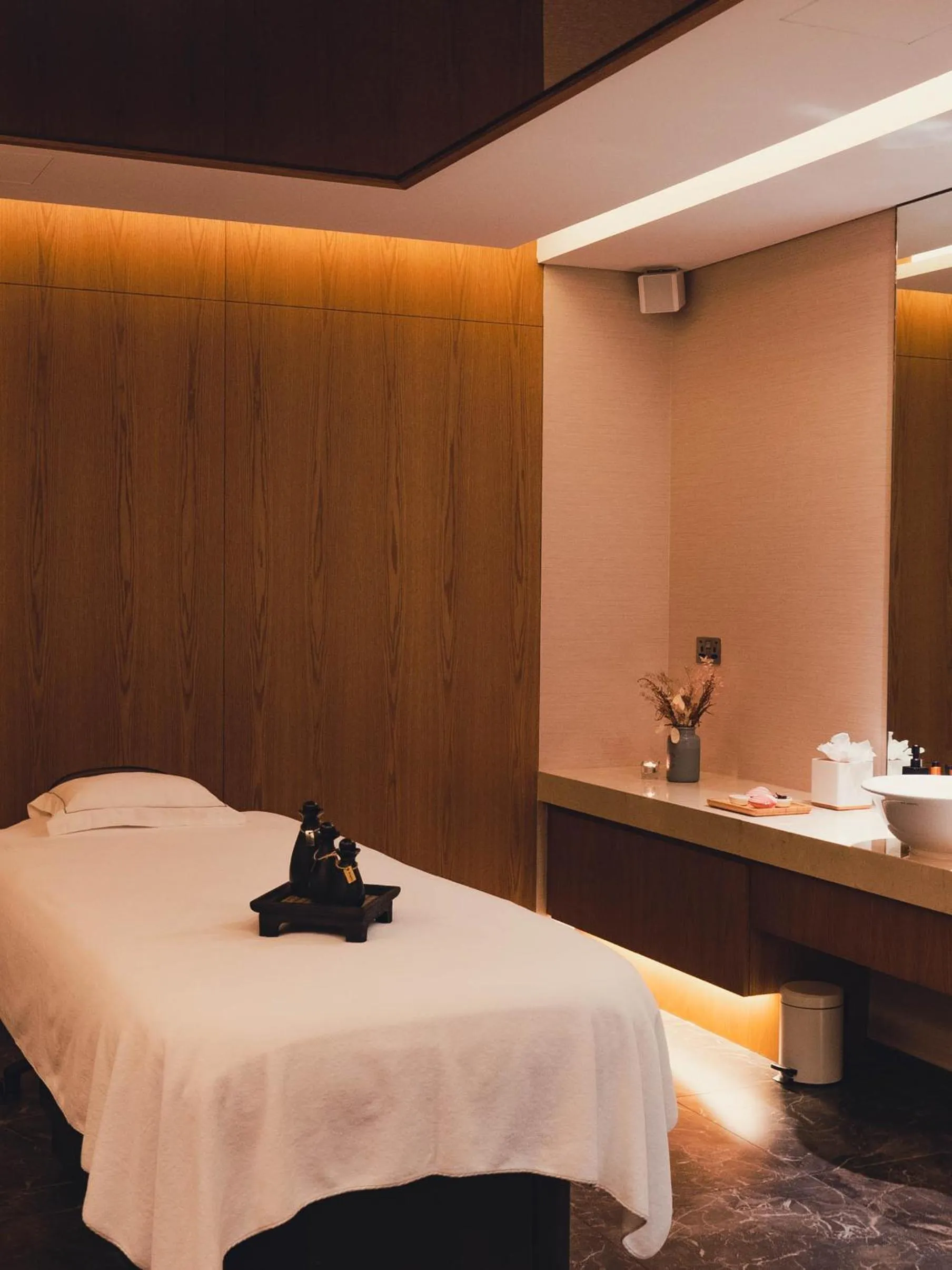 Spa and wellness centre/facilities, Bed in FIVE Jumeirah Village