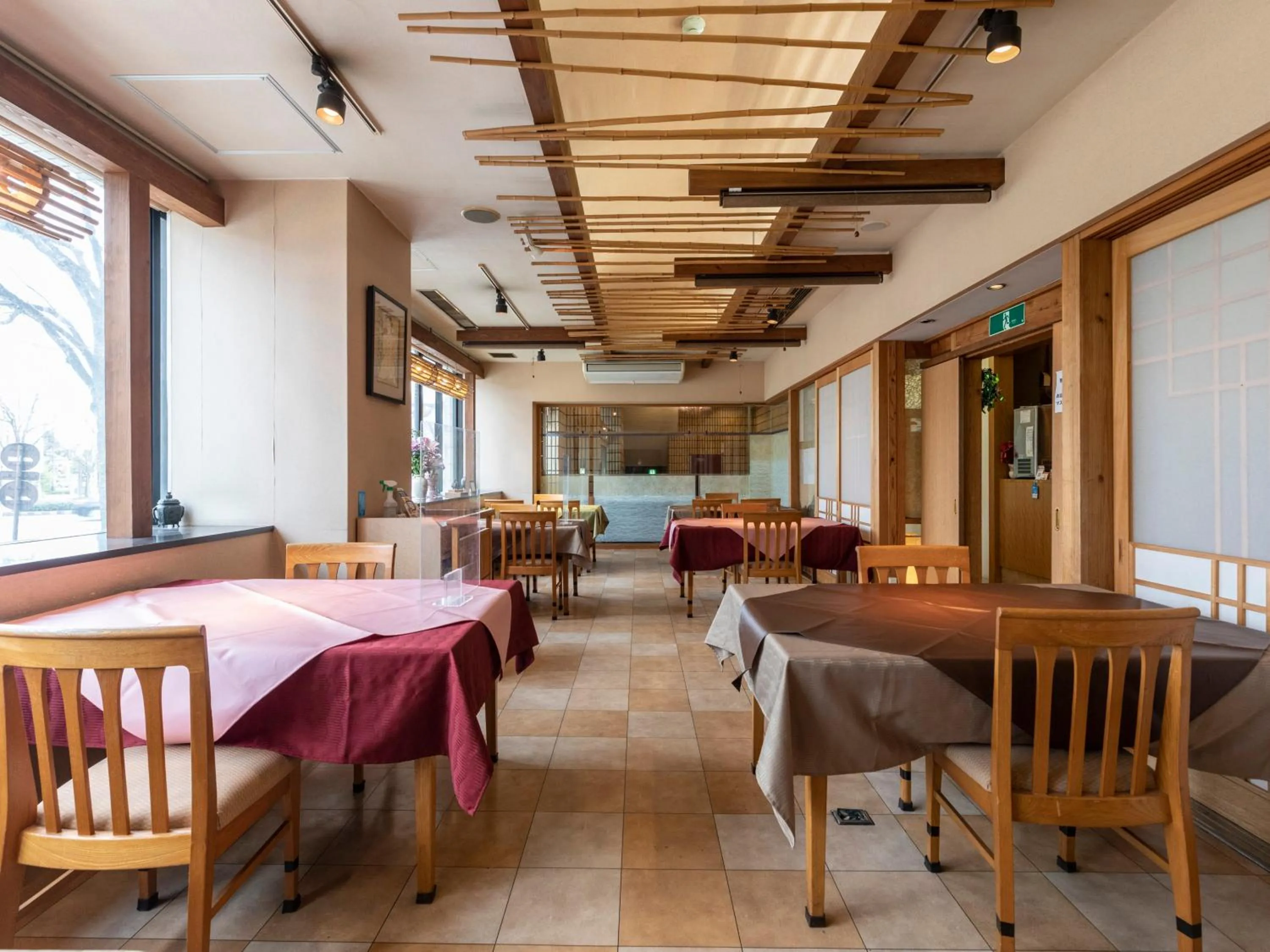 Restaurant/places to eat in Aqua Garden Hotel Fukumaru