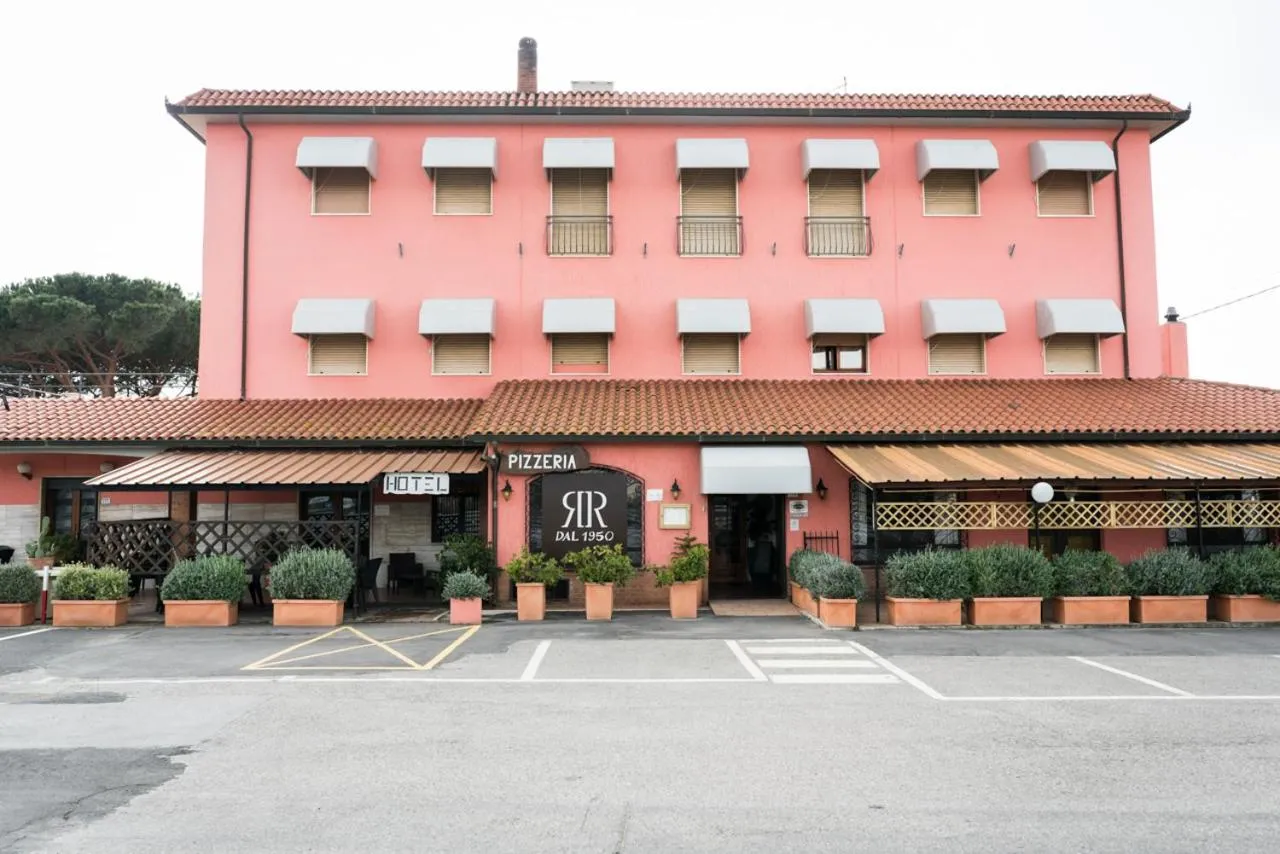 Facade/entrance in Hotel da Renato