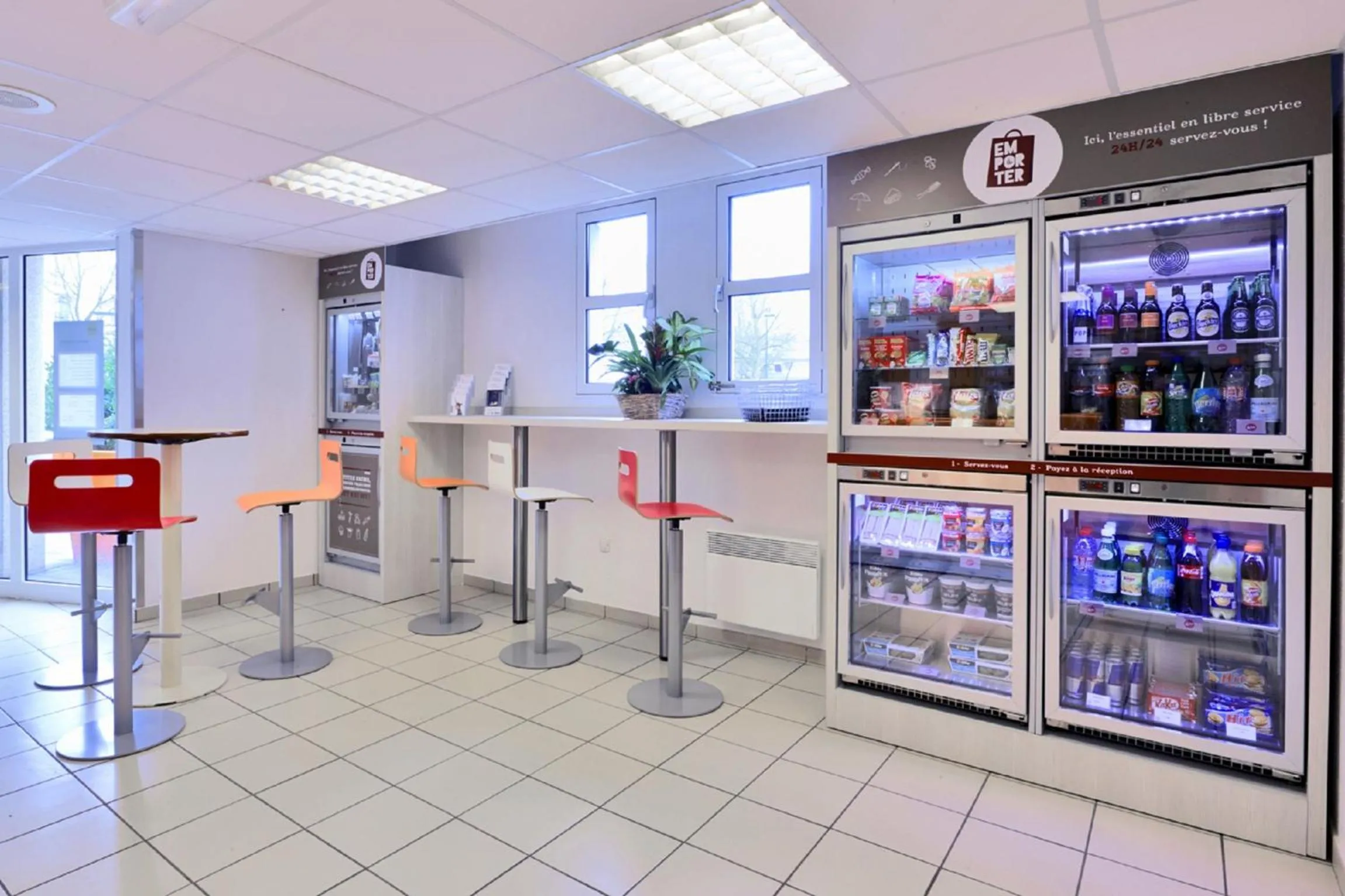 Food and drinks in Premiere Classe Marne La Vallee - Saint Thibault Des Vignes