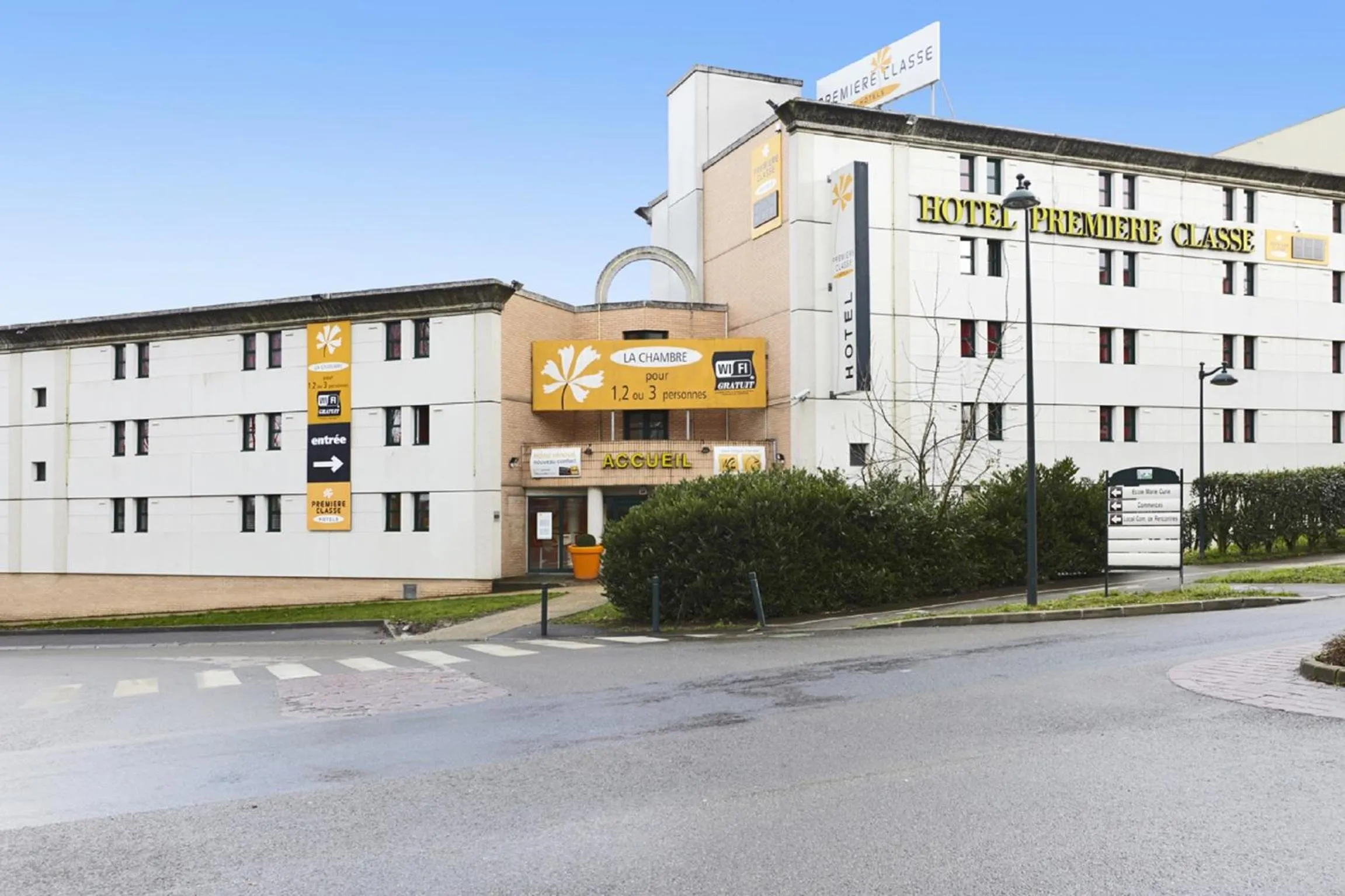 Facade/entrance in Premiere Classe Marne La Vallee - Saint Thibault Des Vignes