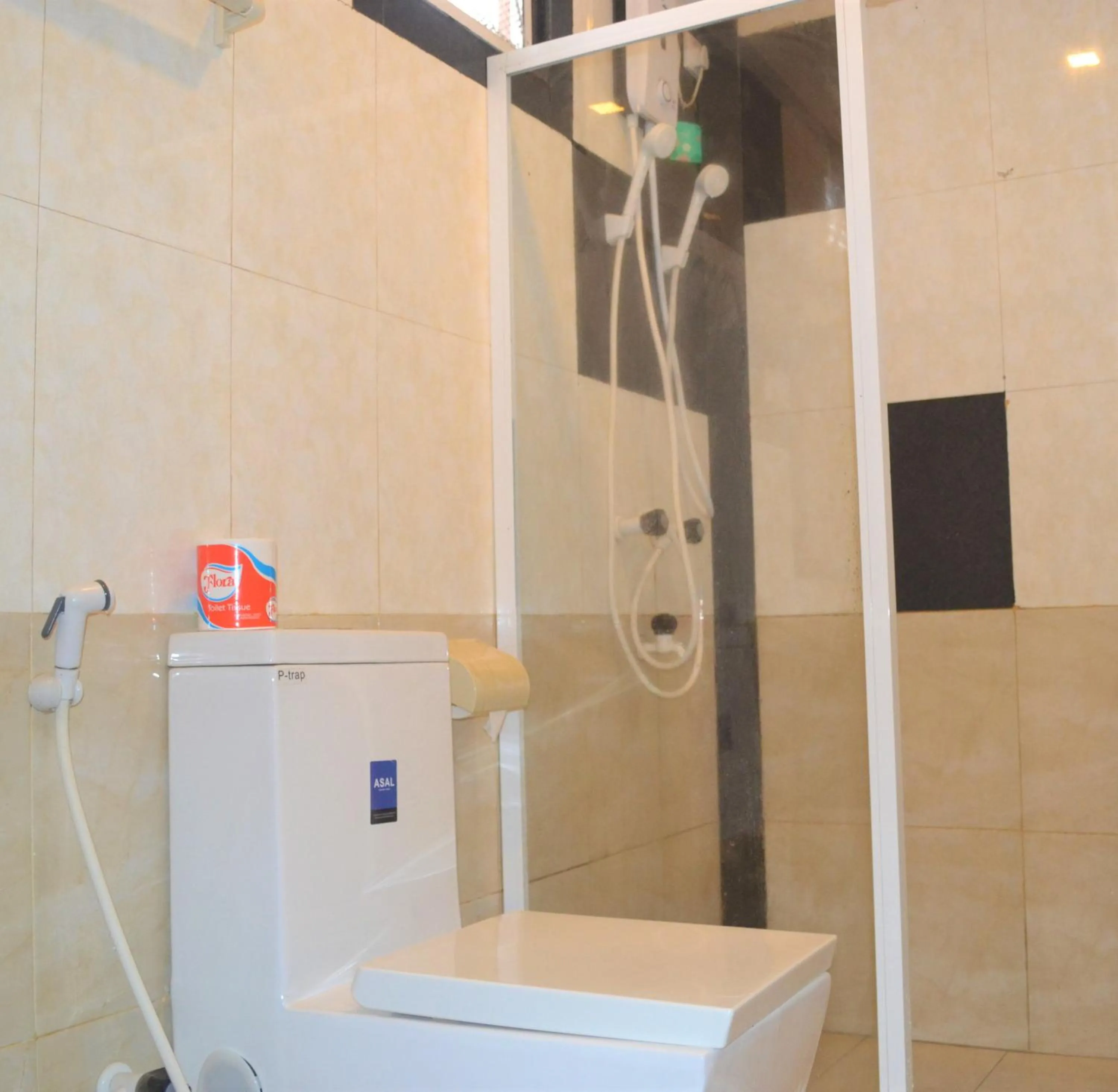 Bathroom in Green Grass Hotel & Restaurant