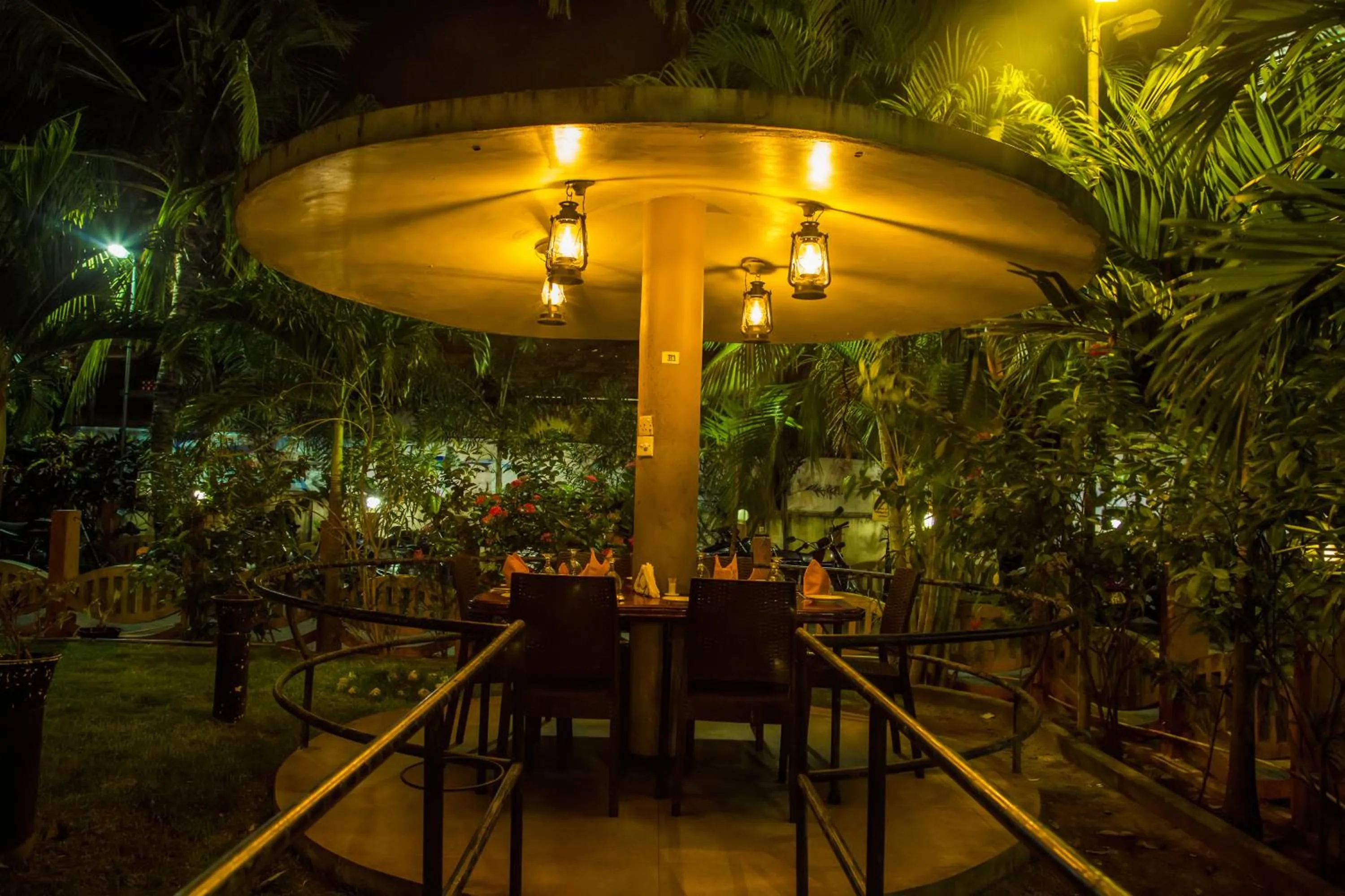 Food in Green Grass Hotel & Restaurant