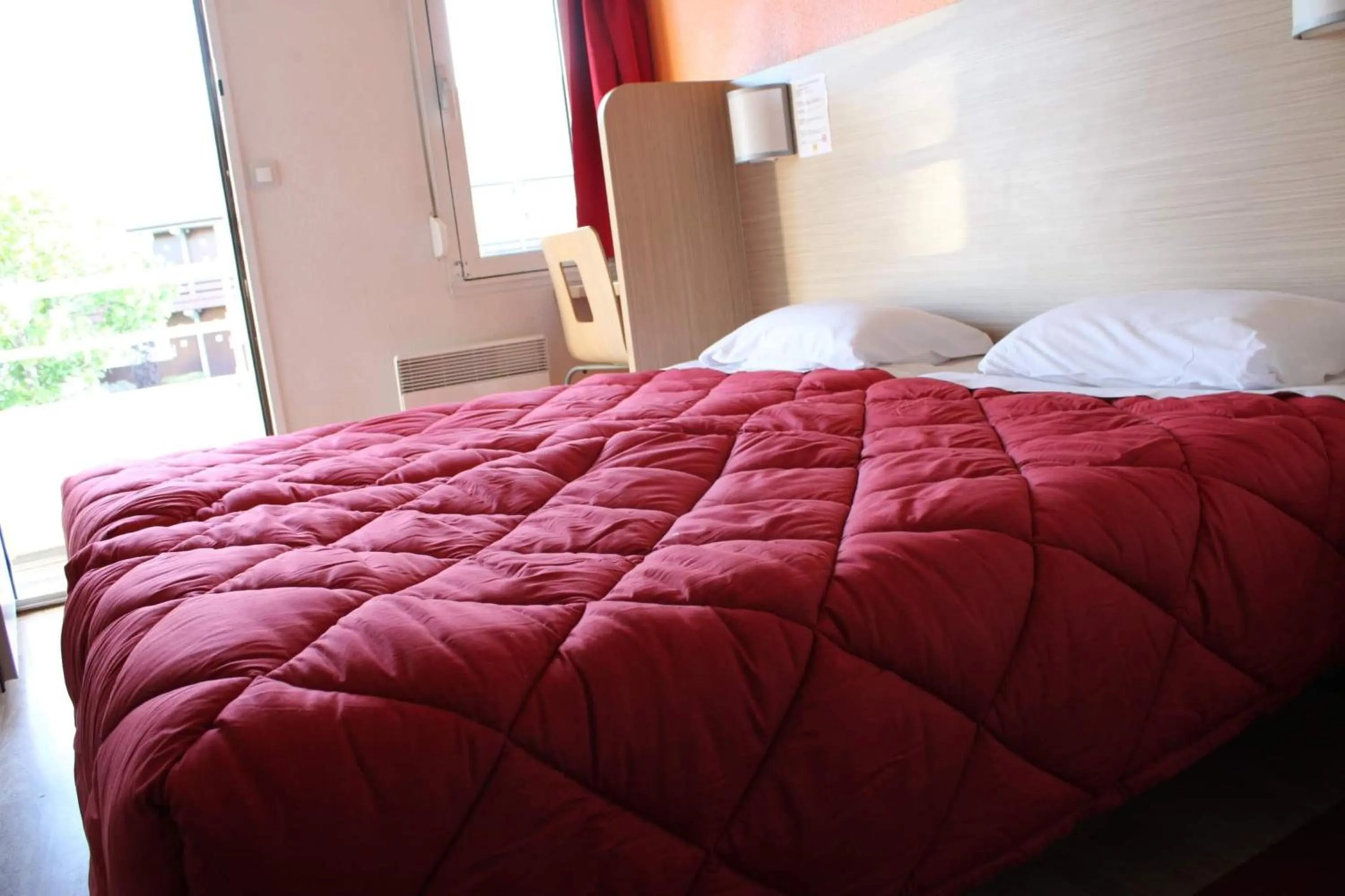 Bedroom, Bed in Première Classe Clermont-Ferrand Aubière