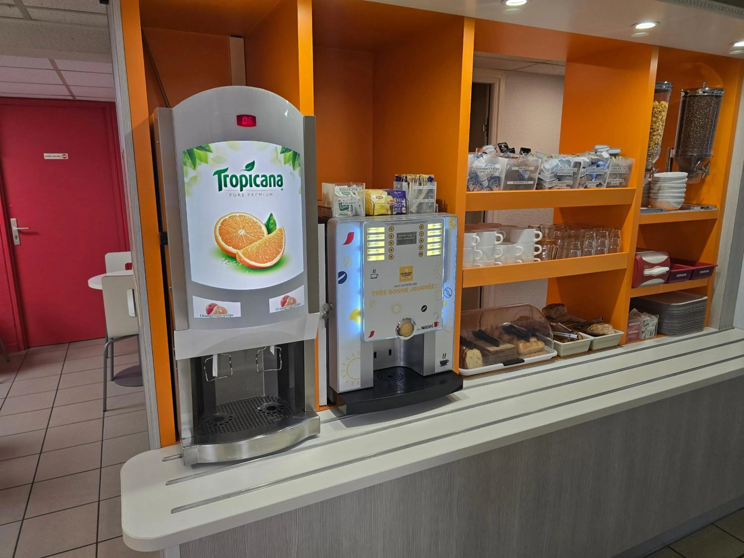 Breakfast in Première Classe Clermont-Ferrand Aubière