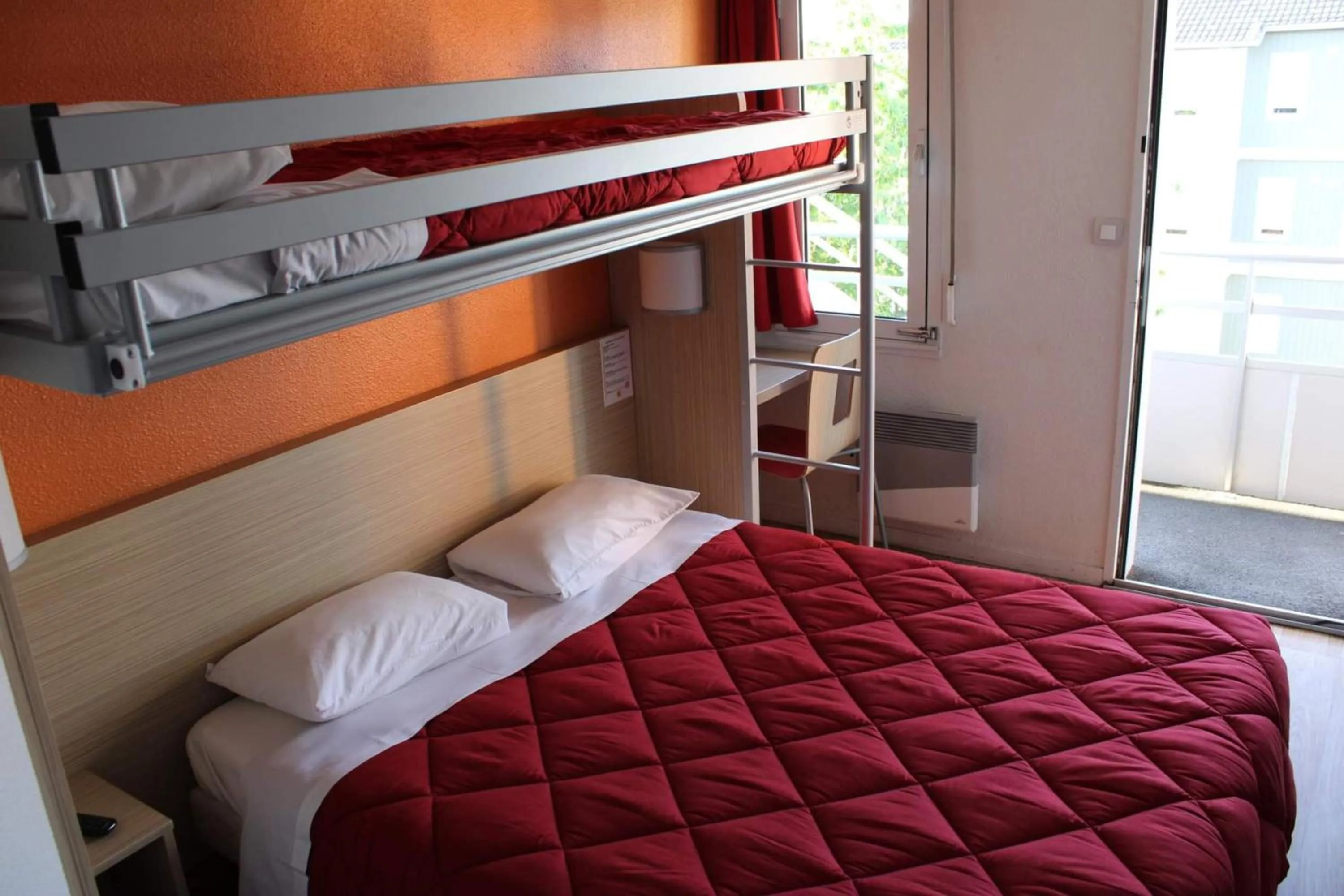 Bedroom, Bed in Première Classe Clermont-Ferrand Aubière