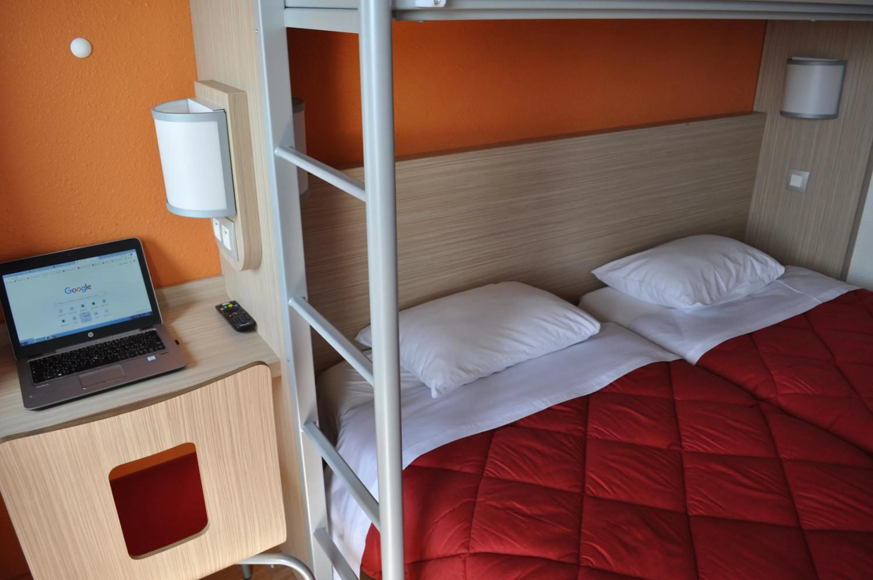 Bedroom, Bed in Première Classe Clermont-Ferrand Aubière