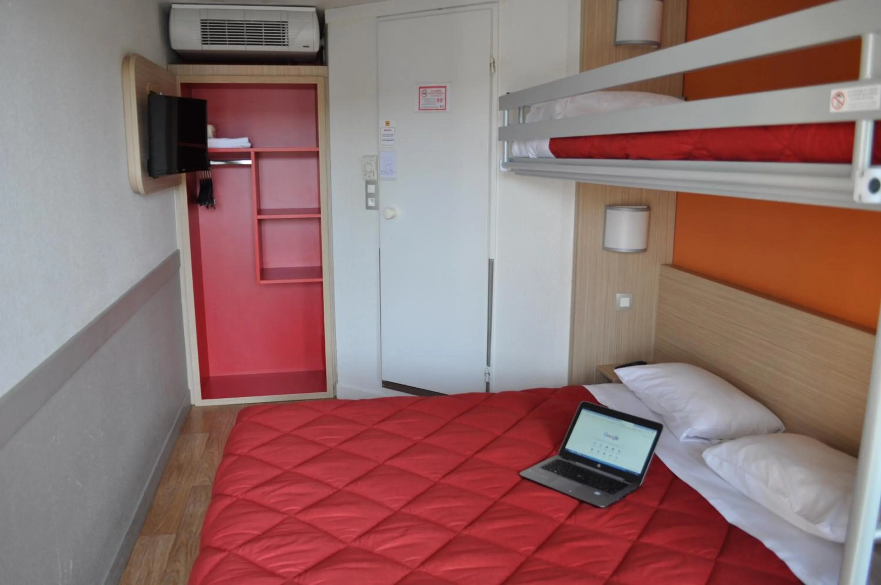 Bedroom, Bed in Première Classe Clermont-Ferrand Aubière