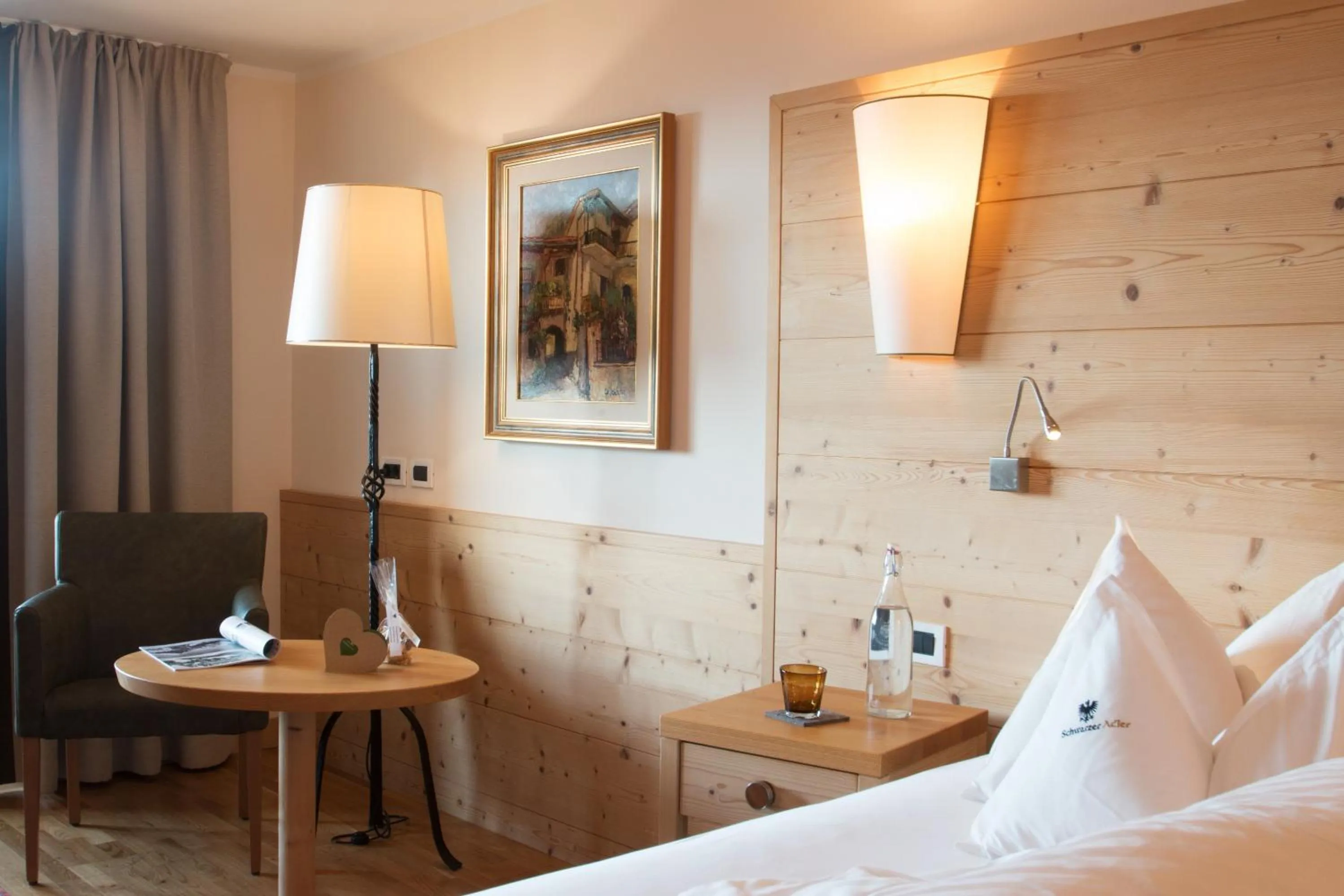 Day, Bed in Schwarzer Adler