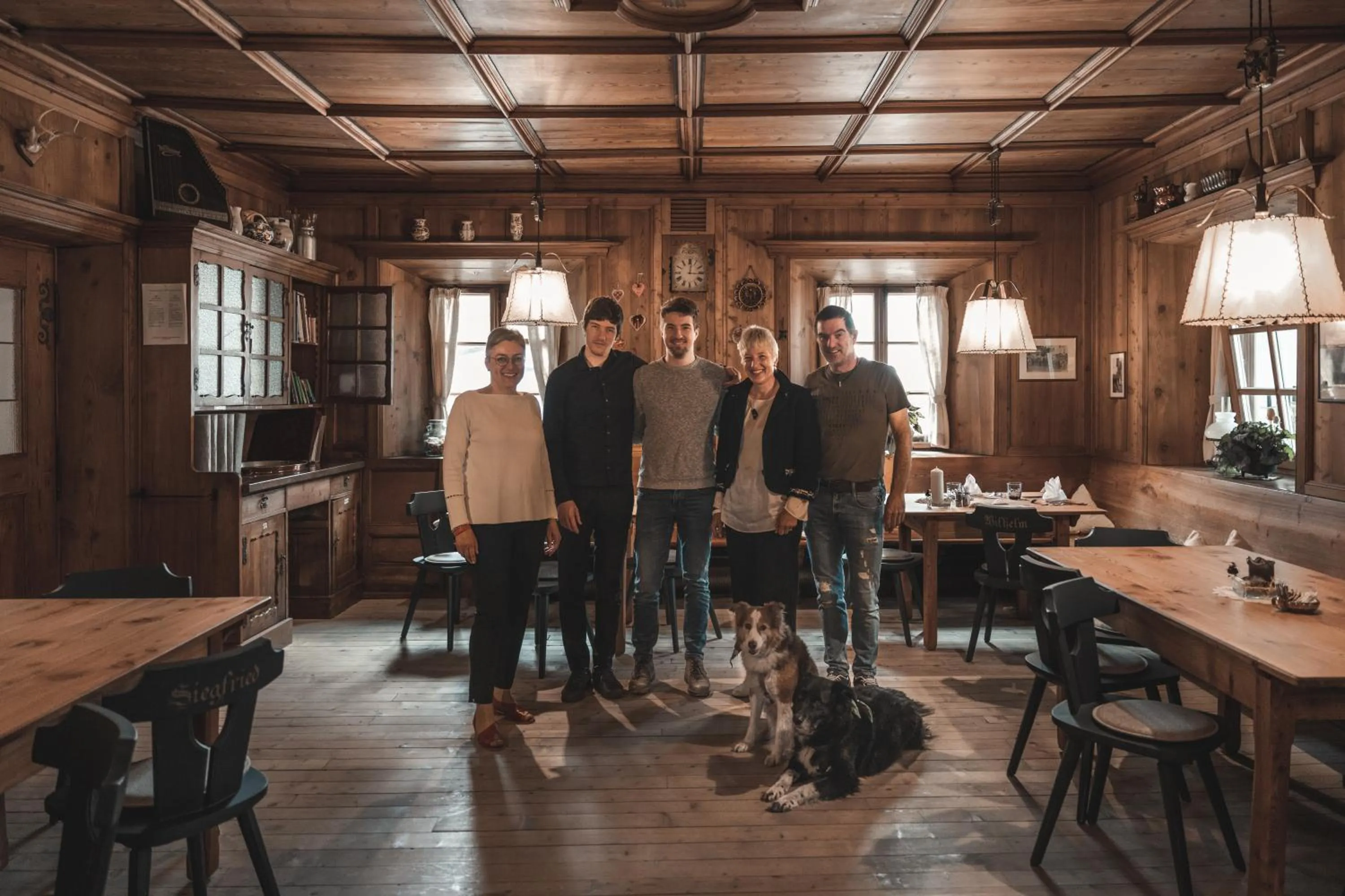 People in Schwarzer Adler