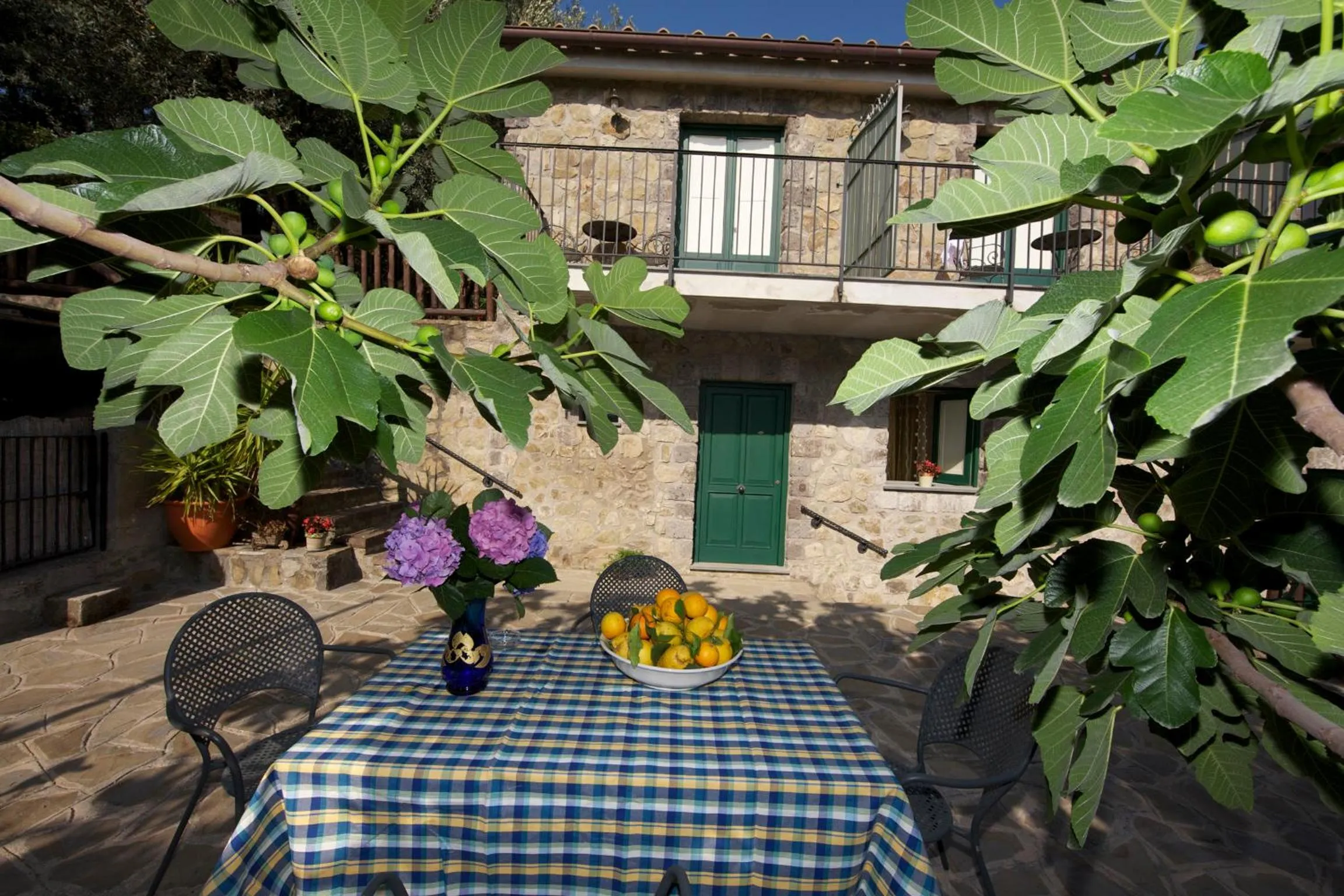 Patio in Agriturismo La Lobra