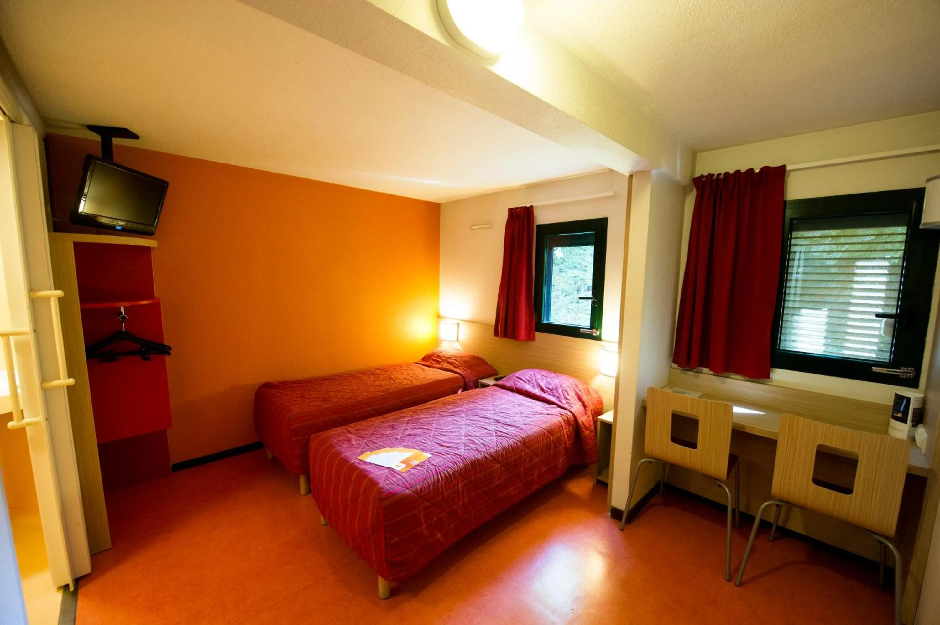 Bed in Premiere Classe Orleans Ouest - La Chapelle St Mesmin