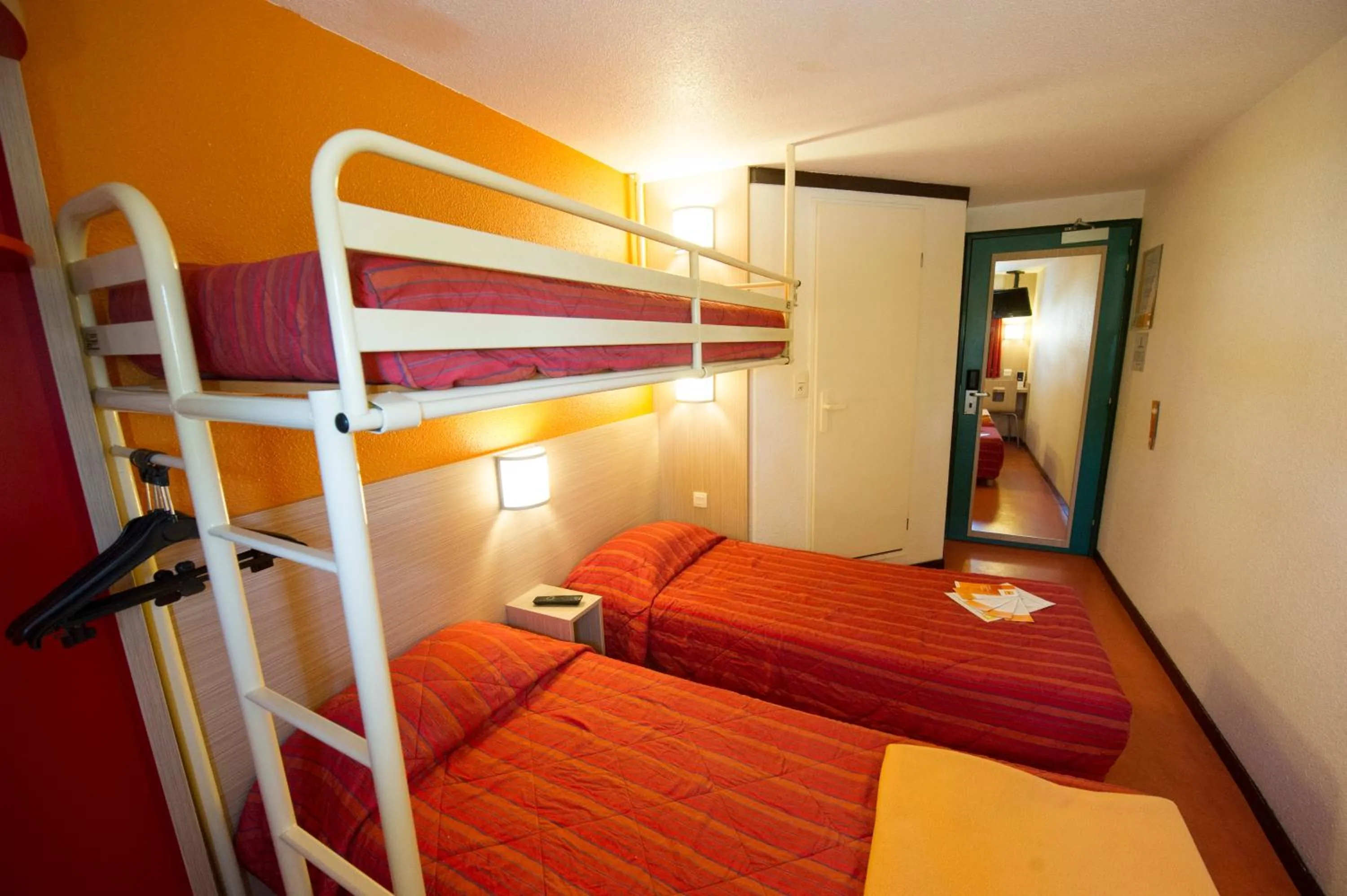 Bed in Premiere Classe Orleans Ouest - La Chapelle St Mesmin