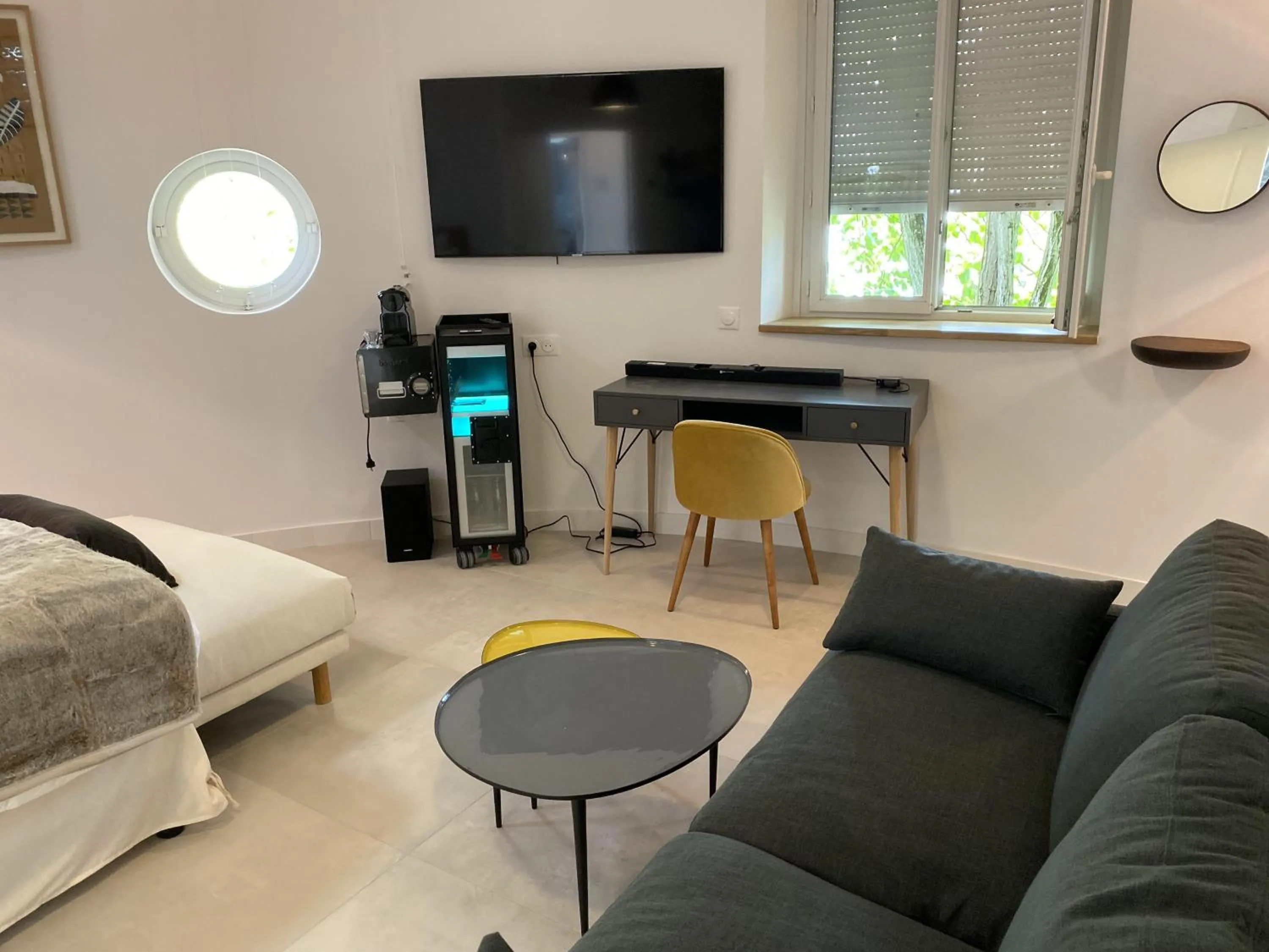 Bedroom, Bed in LA MAISON DE ROBINSON