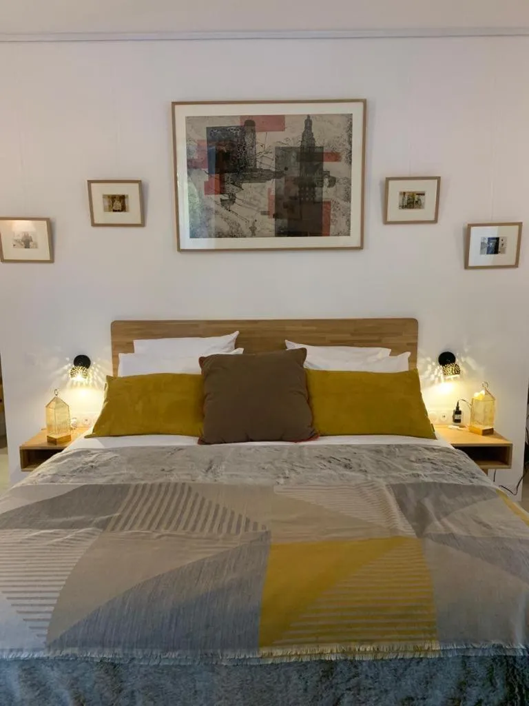 Bedroom, Bed in LA MAISON DE ROBINSON