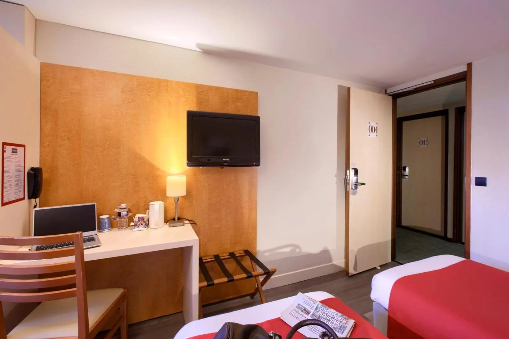 Bed in Kyriad Libourne Saint Emilion