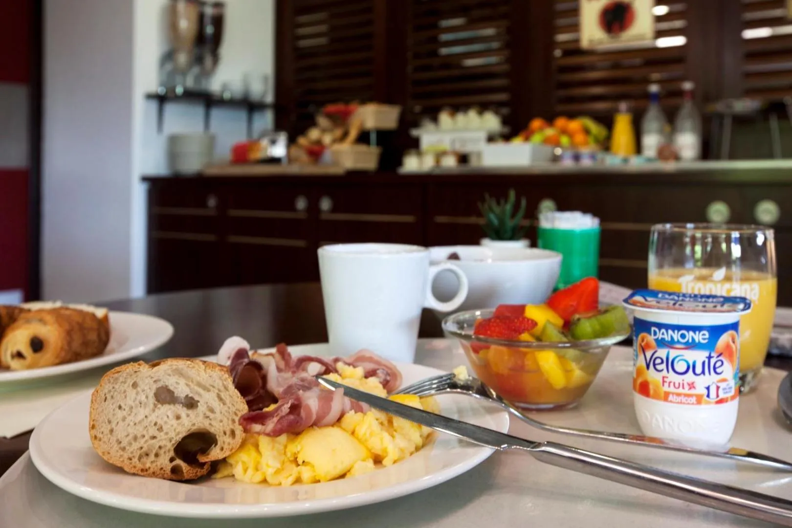 Breakfast in Kyriad Libourne Saint Emilion