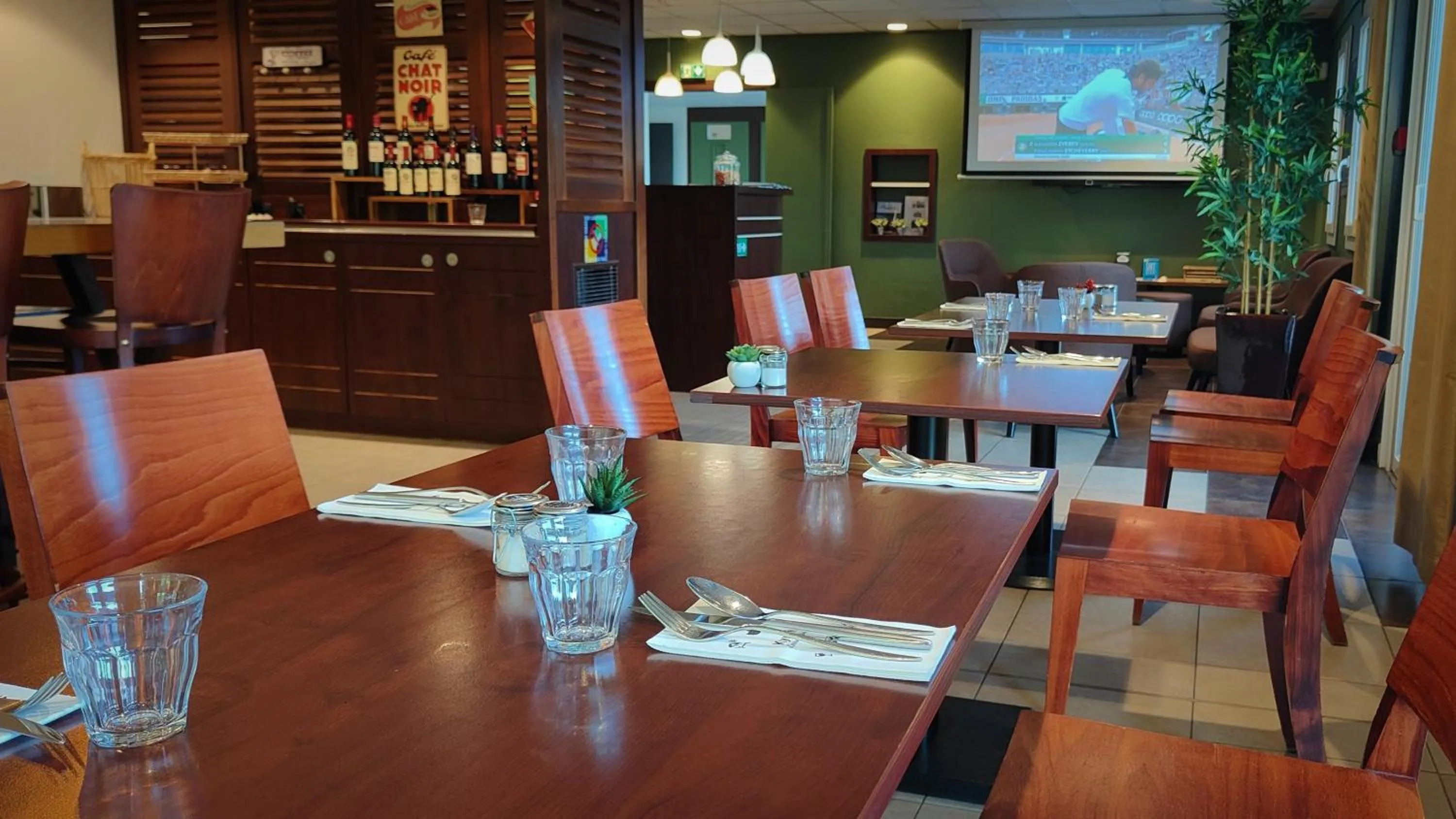 Restaurant/places to eat in Kyriad Libourne Saint Emilion