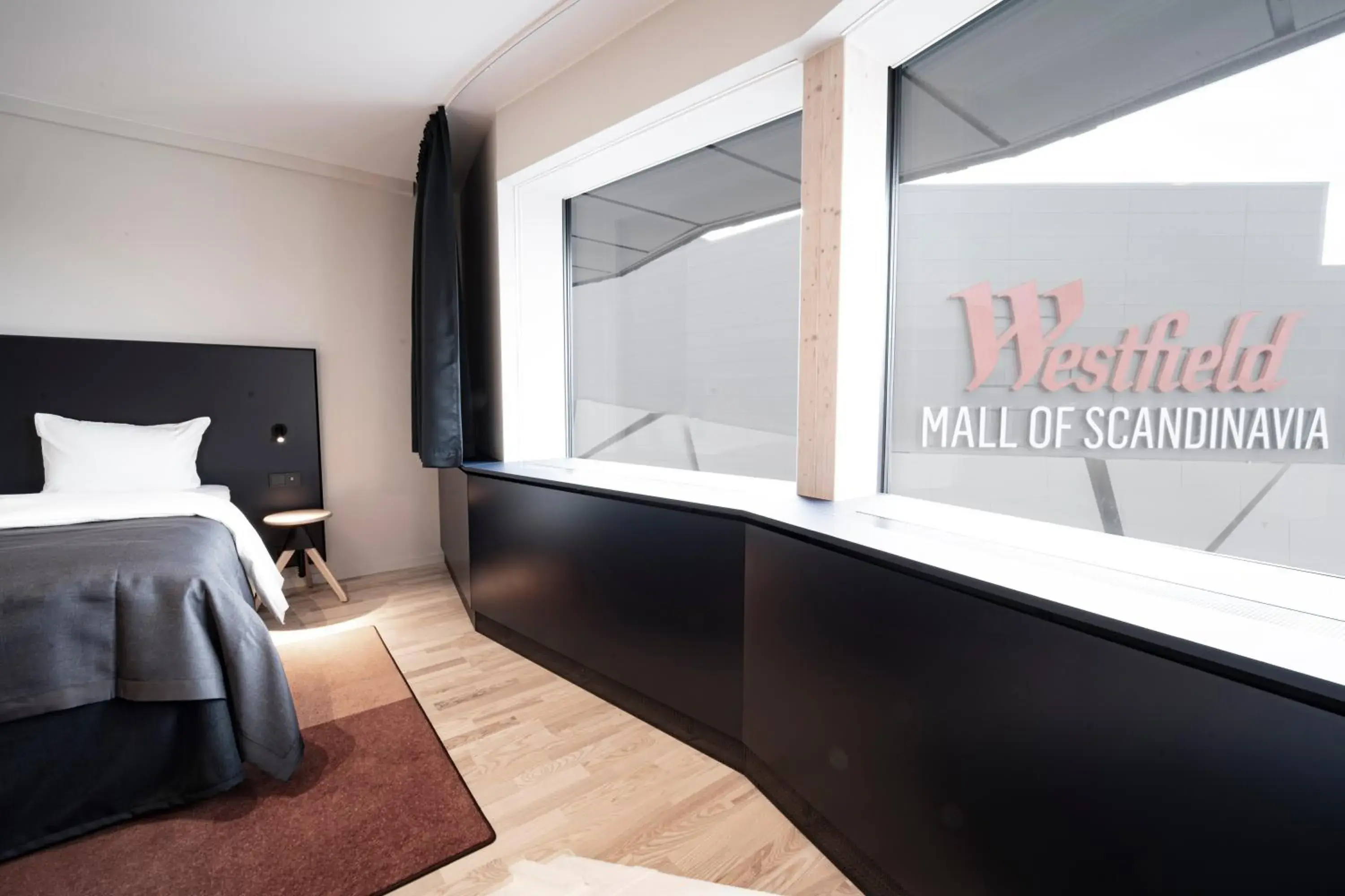 Deluxe Double Room in Quality Hotel Strawberry Arena Deluxe Double Room in Quality Hotel Strawberry Arena