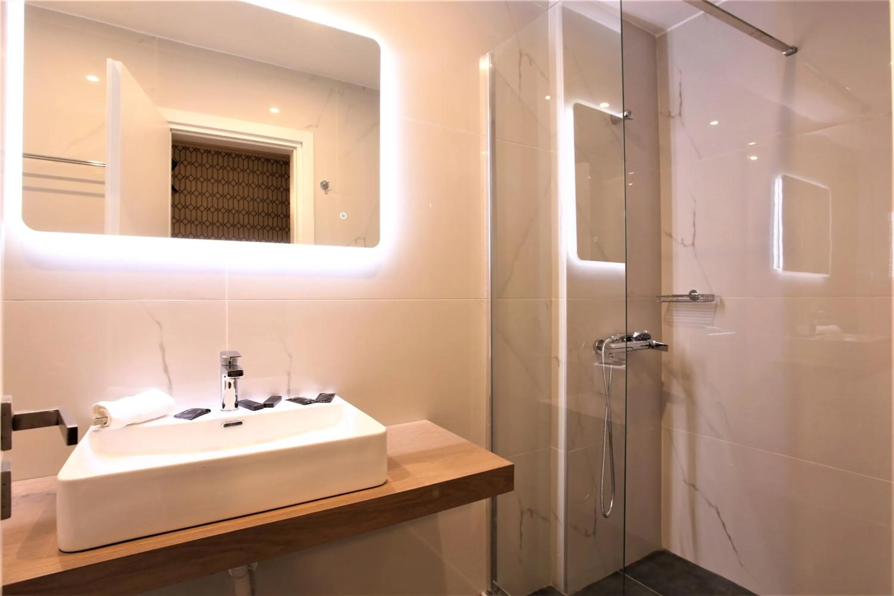 Bathroom in GK Niki by GK Properties
