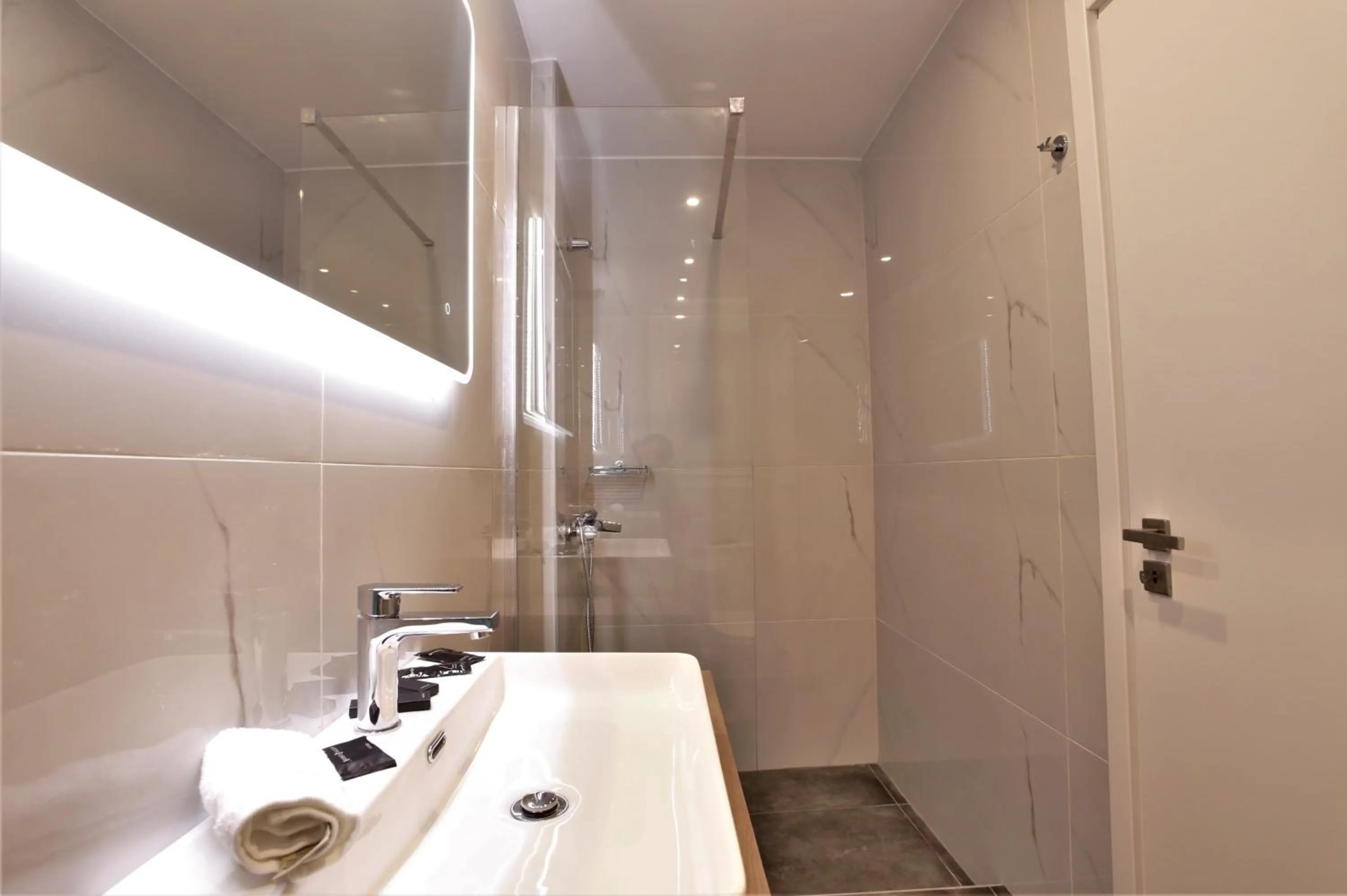 Bathroom in GK Niki by GK Properties