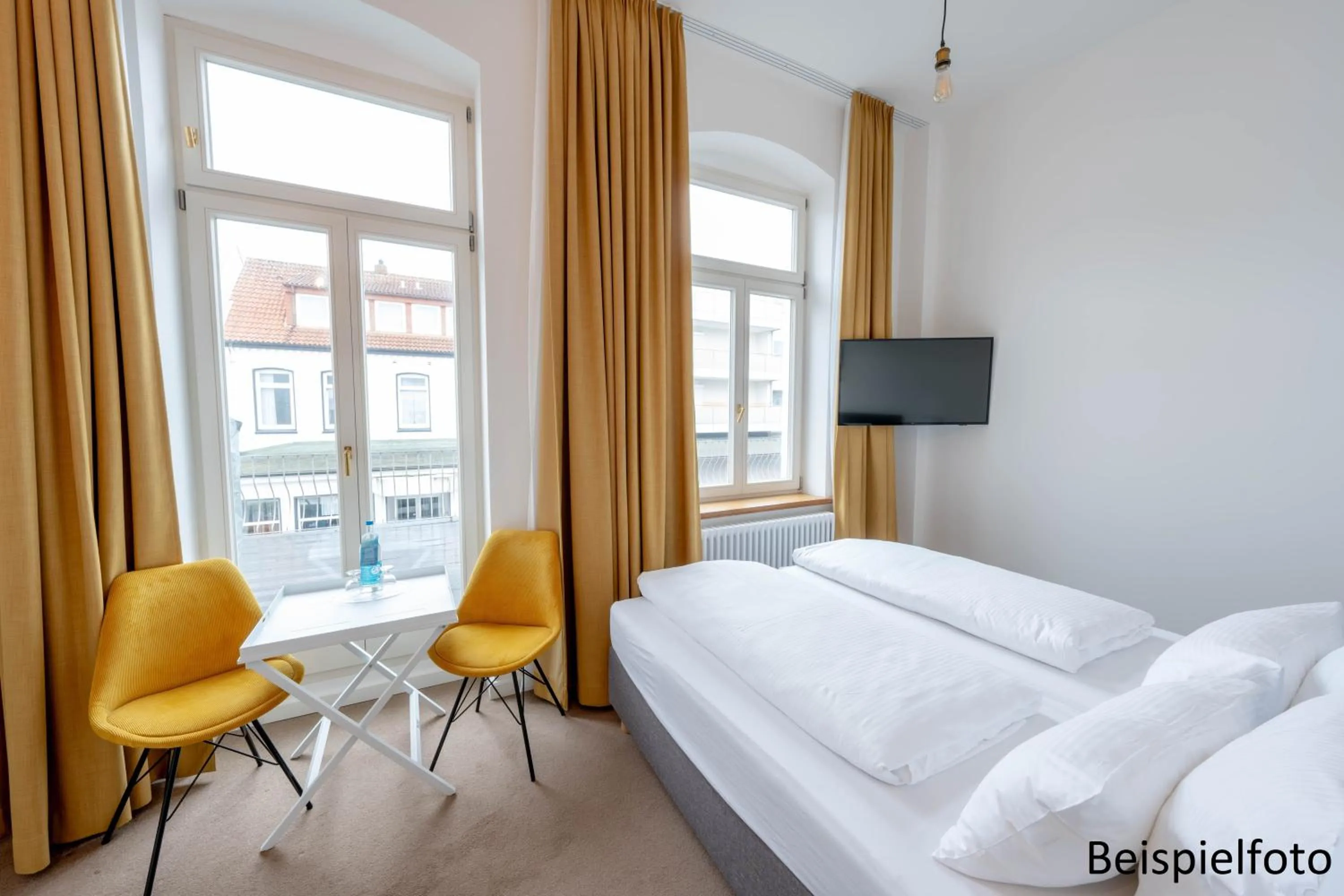 Photo of the whole room, Bed in Logierhaus am Rathaus