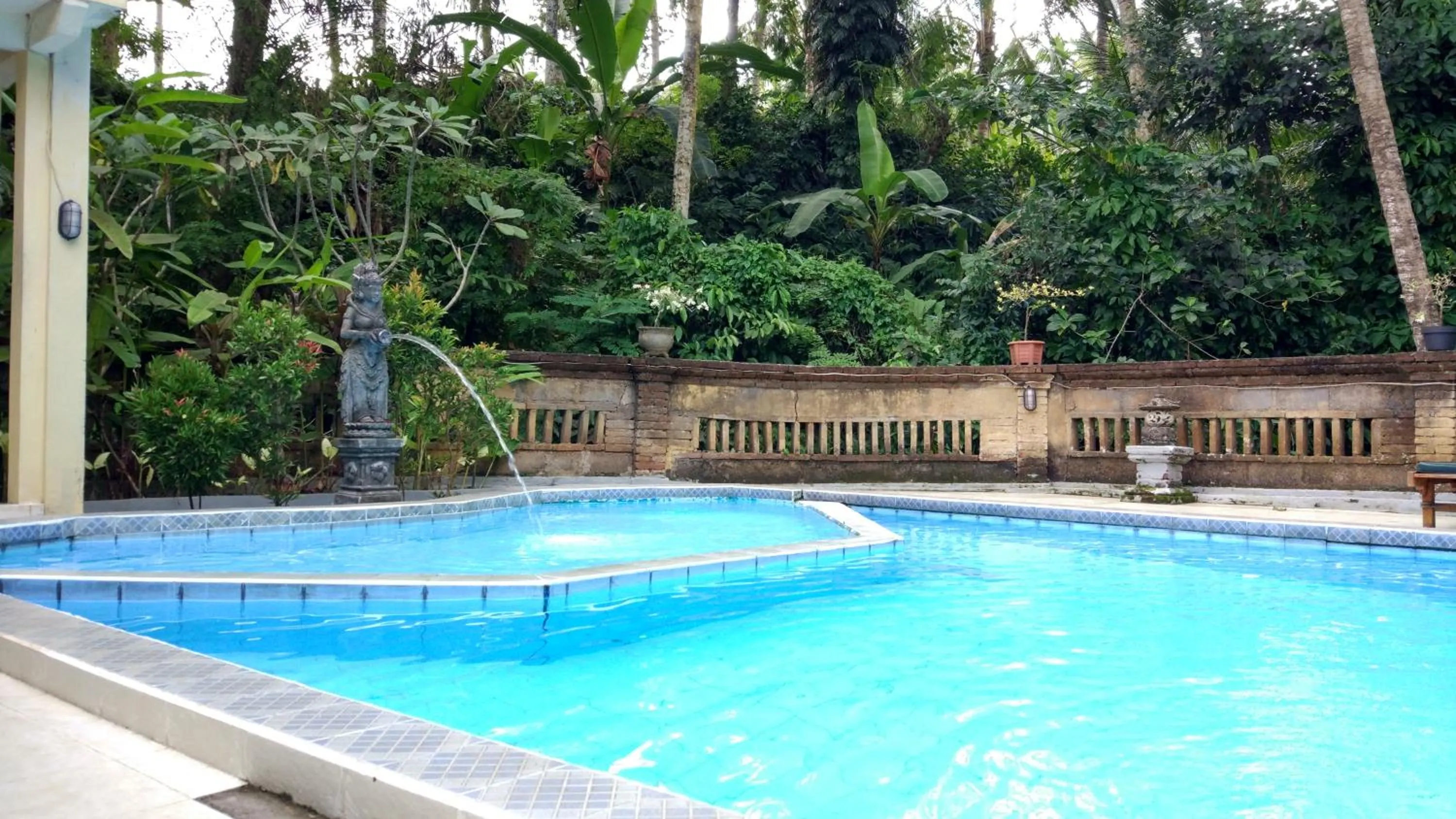 Swimming pool in Puri Bebengan Bungalows
