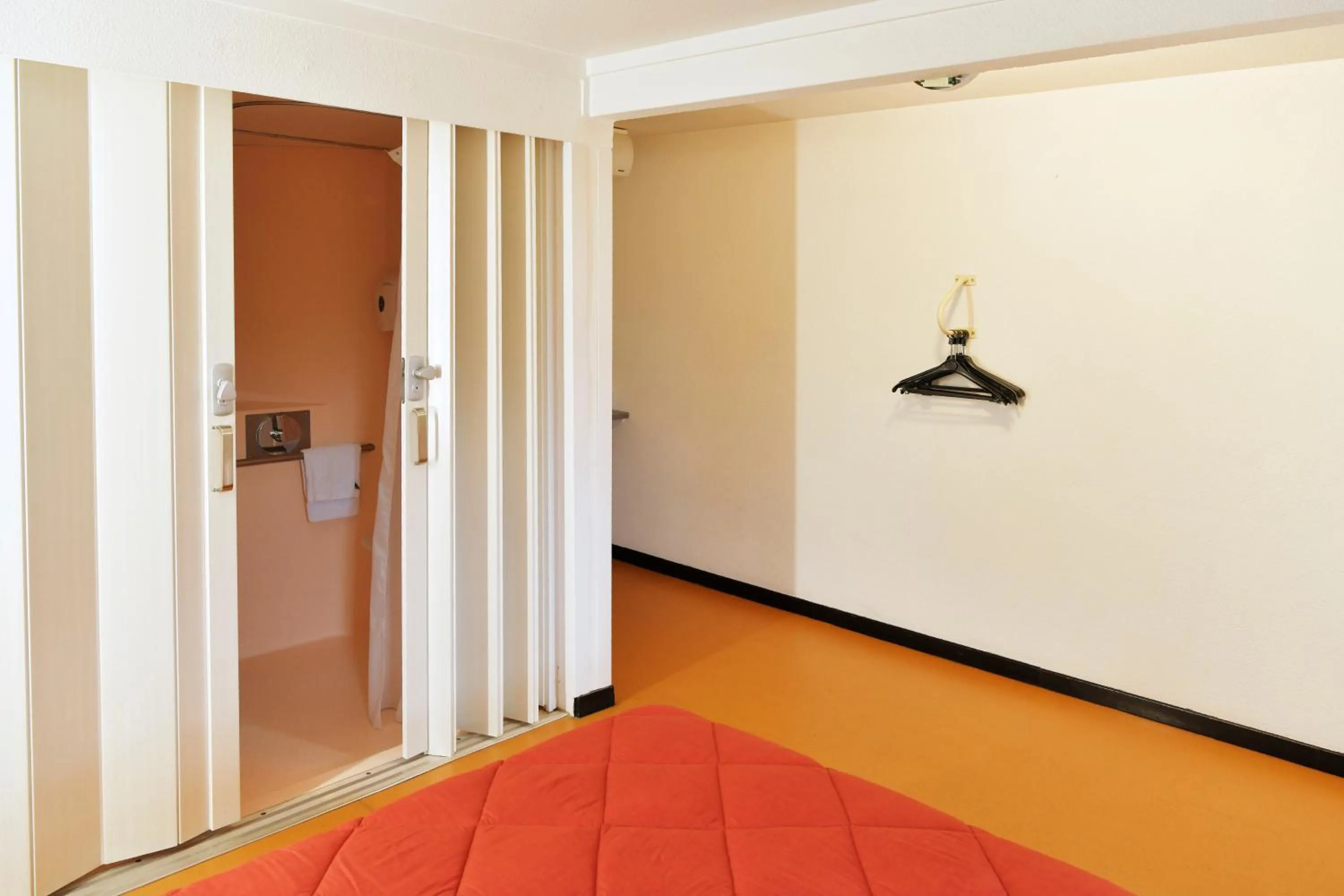 Bedroom, Bed in Premiere Classe Saint Nazaire - Trignac