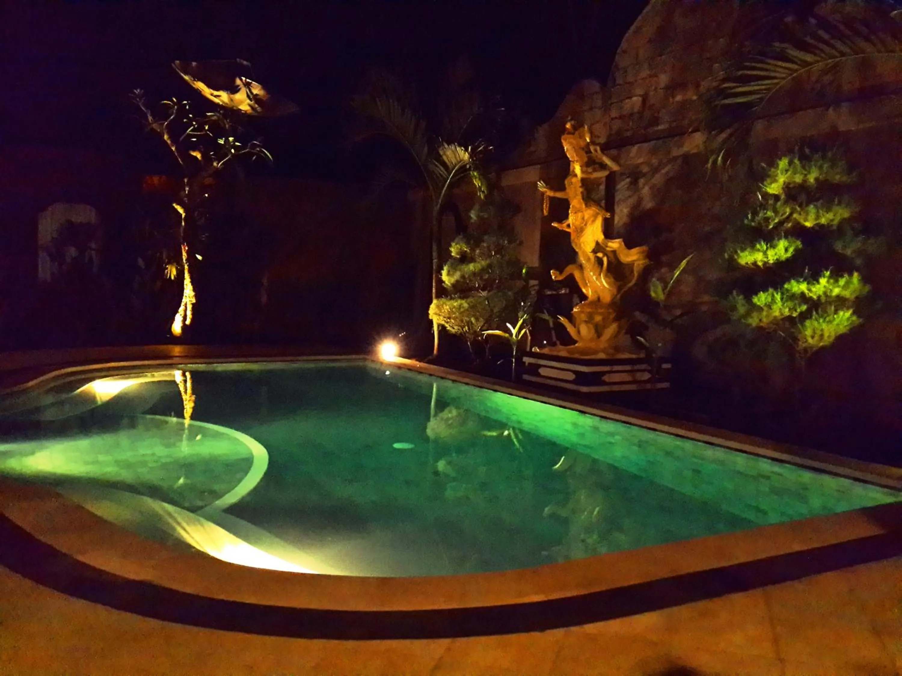 Night in Bungalow Geringsing