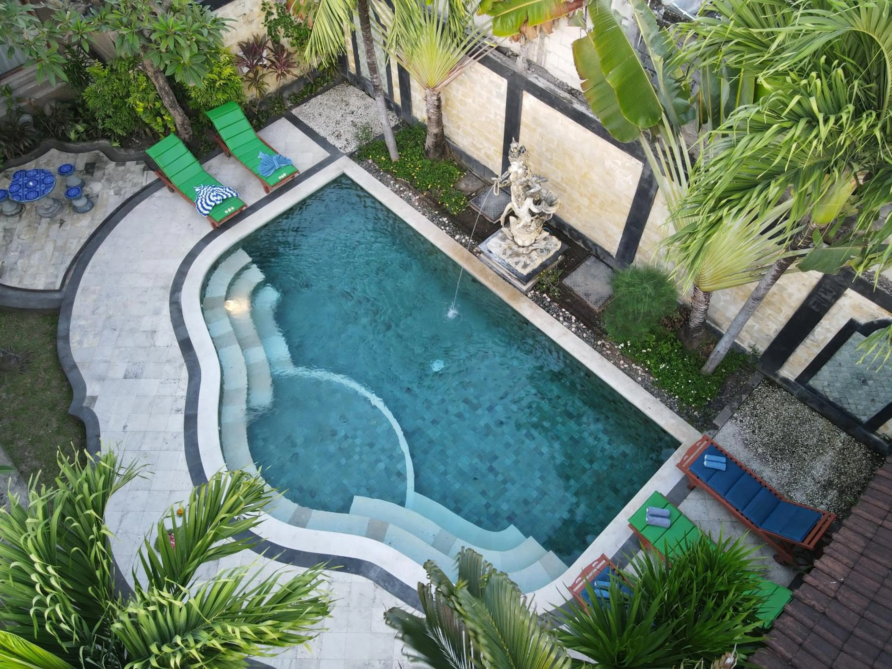 Pool view in Bungalow Geringsing