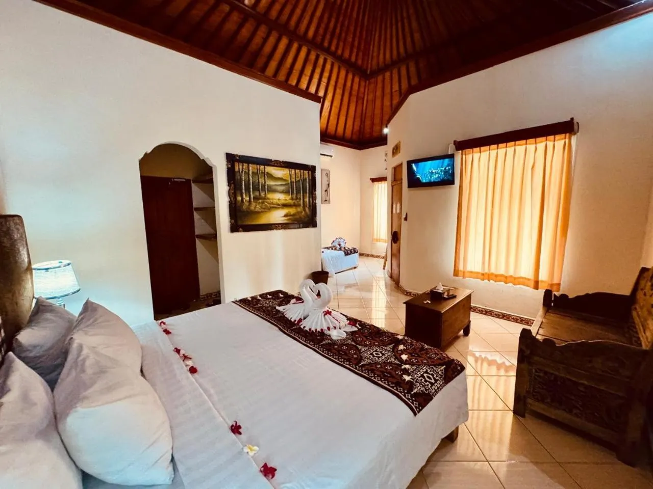 Bedroom, Bed in Bungalow Geringsing