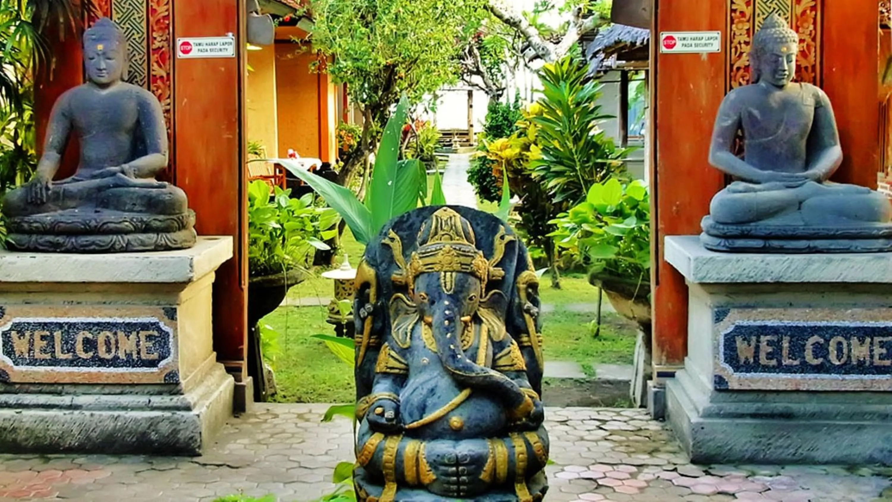 Facade/entrance in Bungalow Geringsing