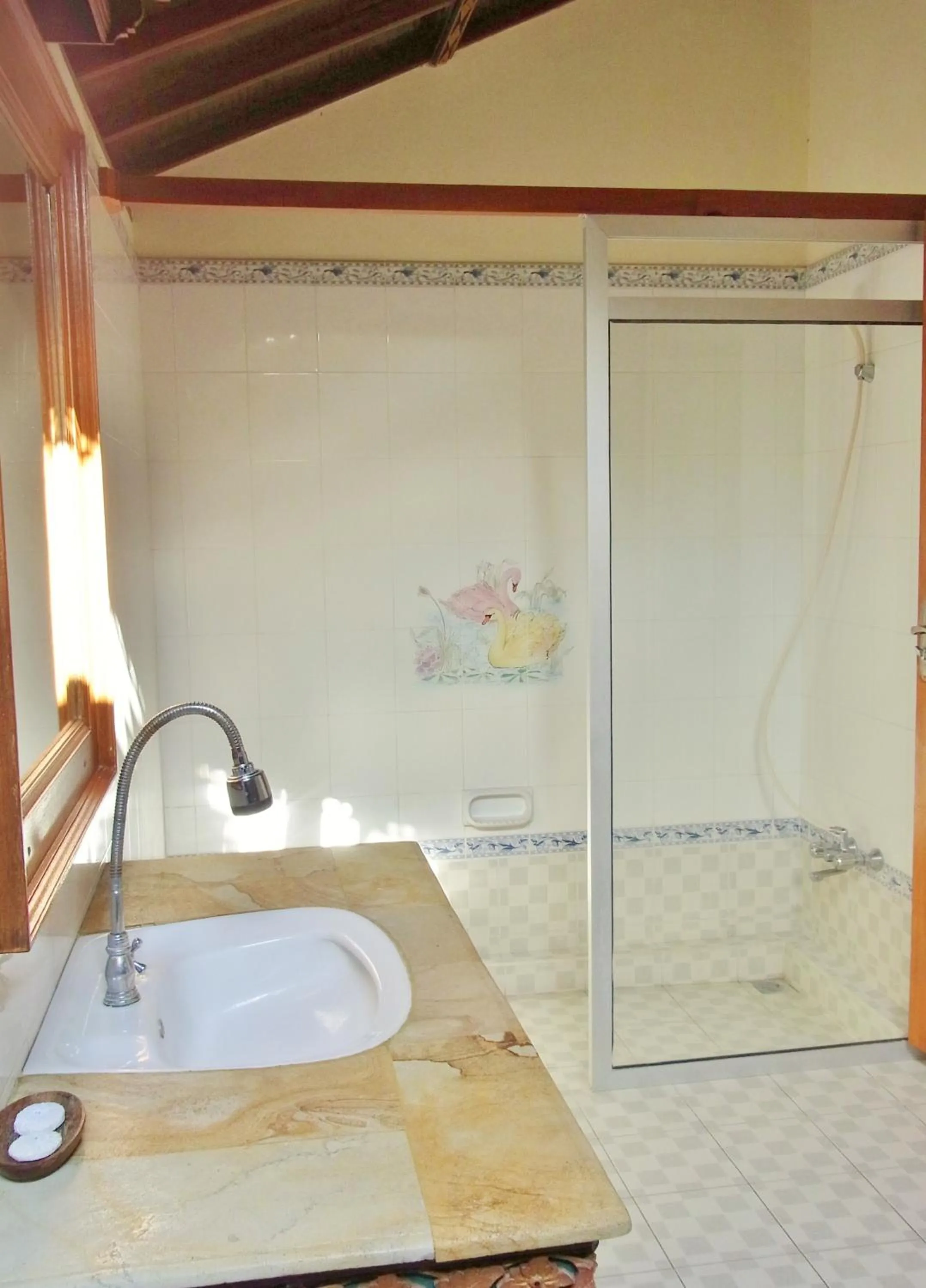 Shower in Bungalow Geringsing