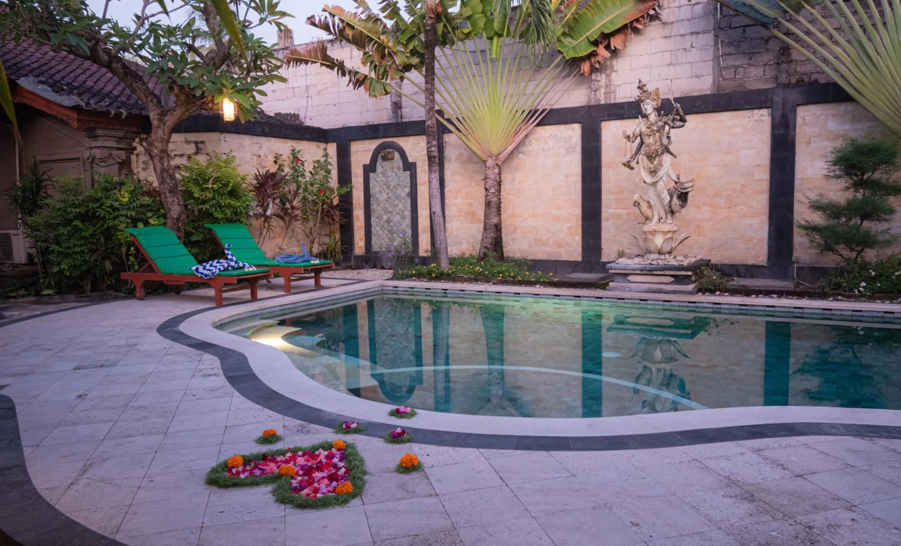 Garden view in Bungalow Geringsing