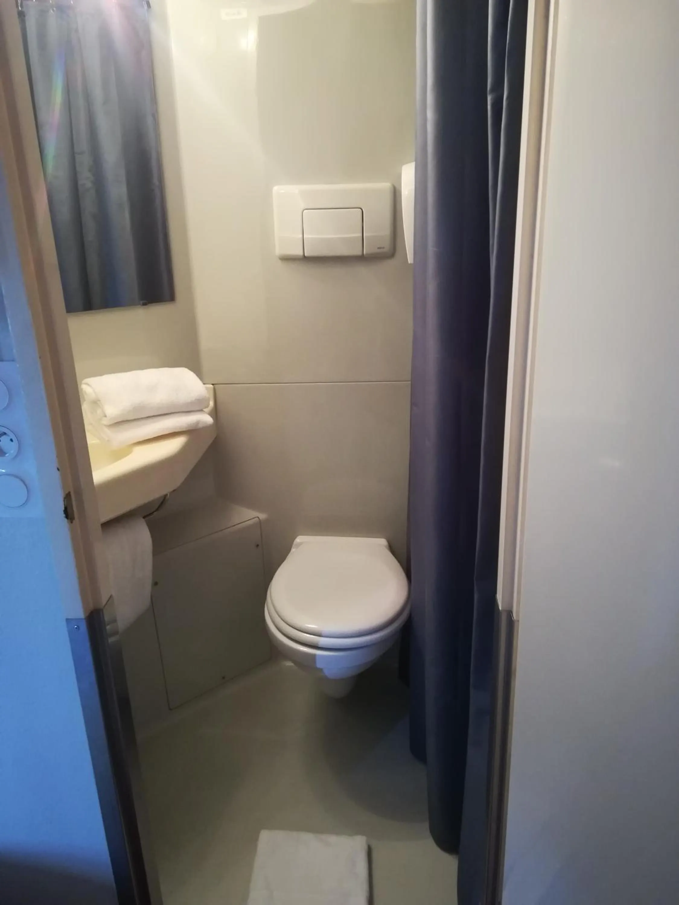 Toilet in Premiere Classe Vichy - Bellerive Sur Allier
