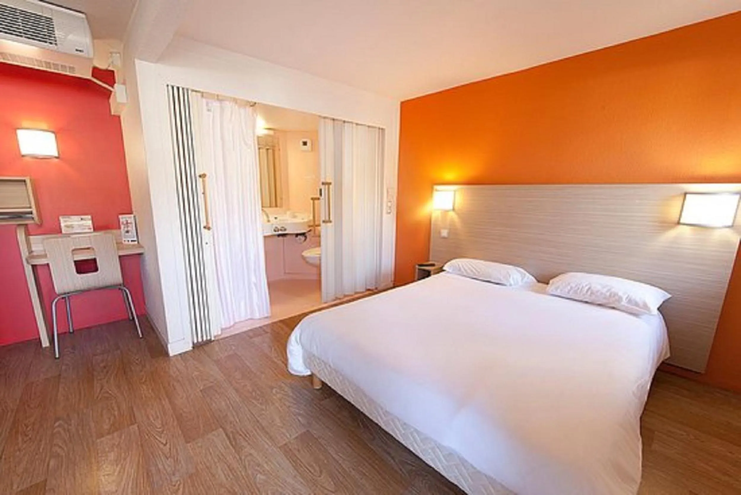 Bedroom, Bed in Premiere Classe Vichy - Bellerive Sur Allier