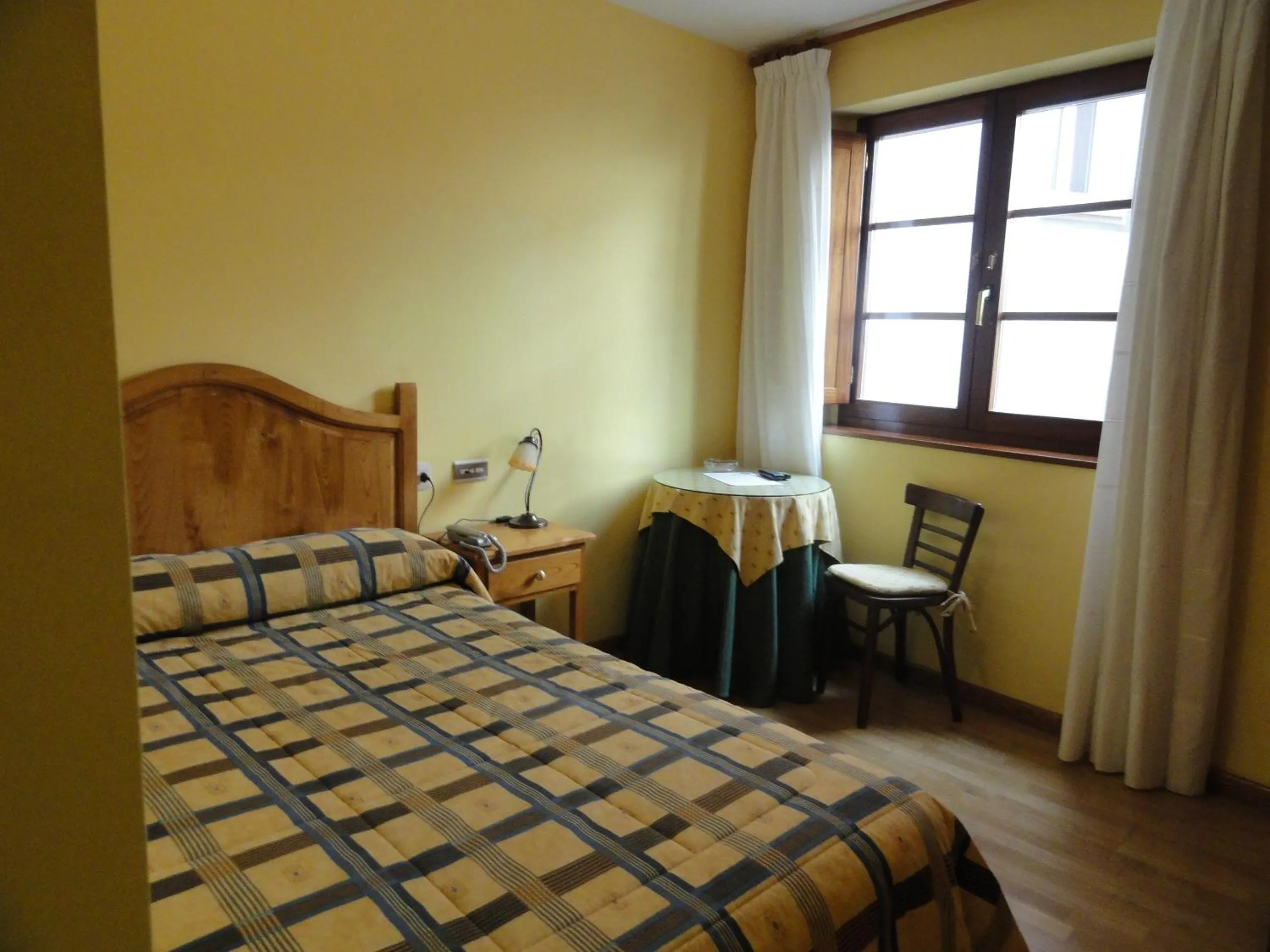 Bed in Hotel Restaurante Casa Petronila