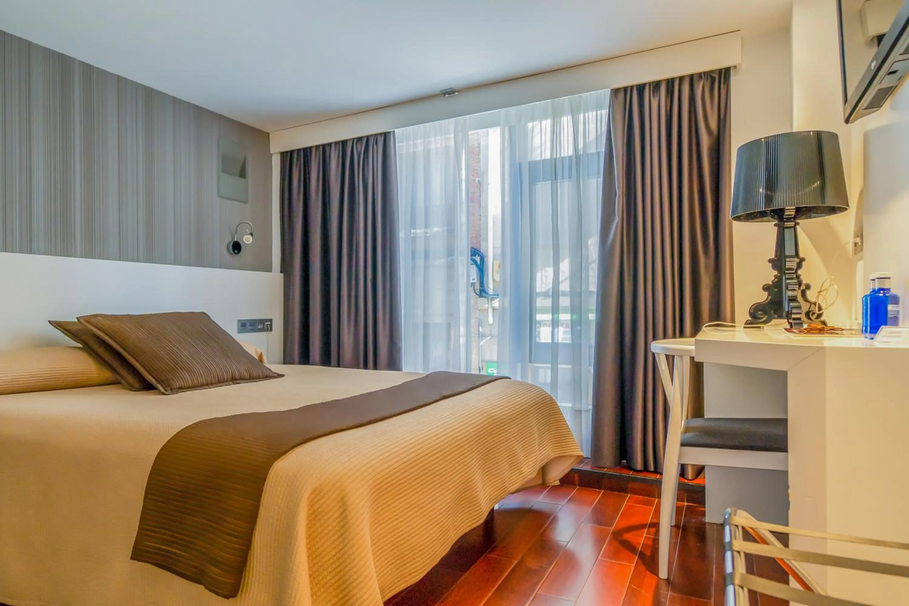 Photo of the whole room, Bed in Hotel Apolonia Soria