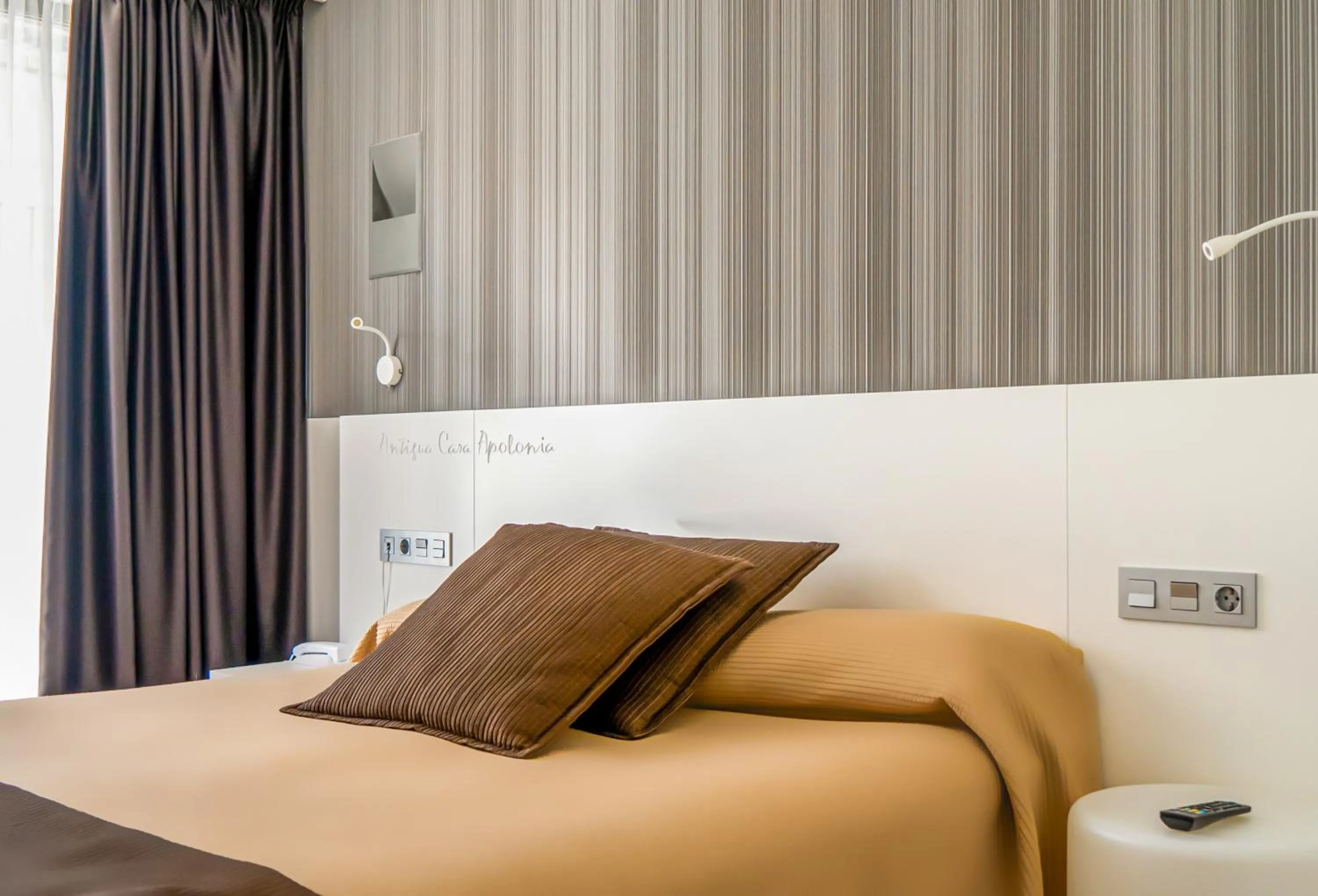 Bed in Hotel Apolonia Soria