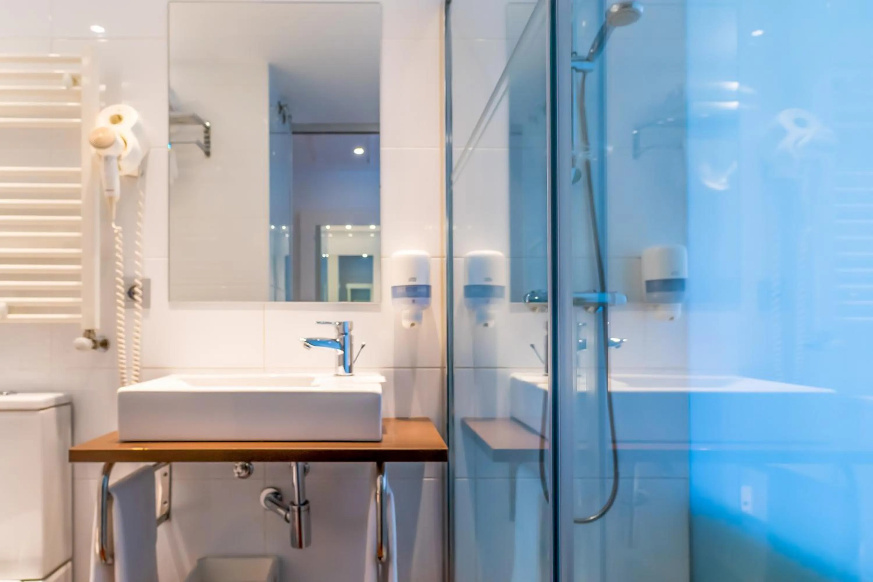 Bathroom in Hotel Apolonia Soria