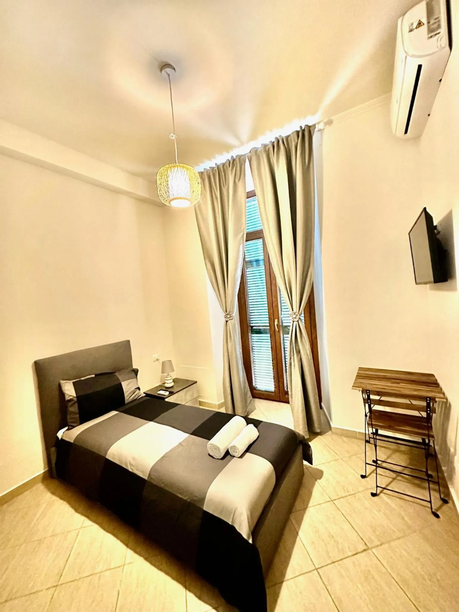 Bed in River View