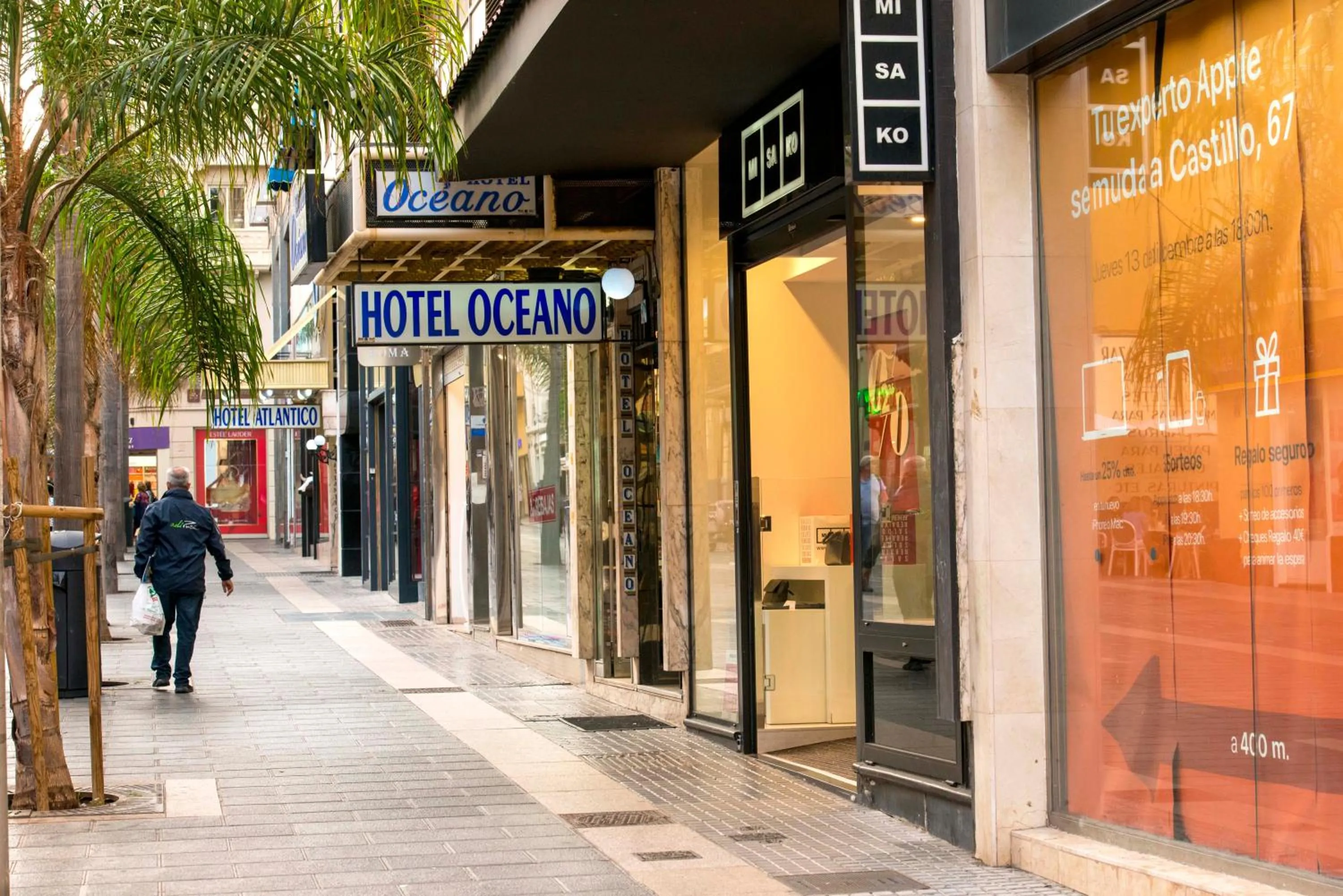 Facade/entrance in Hotel Océano Centro