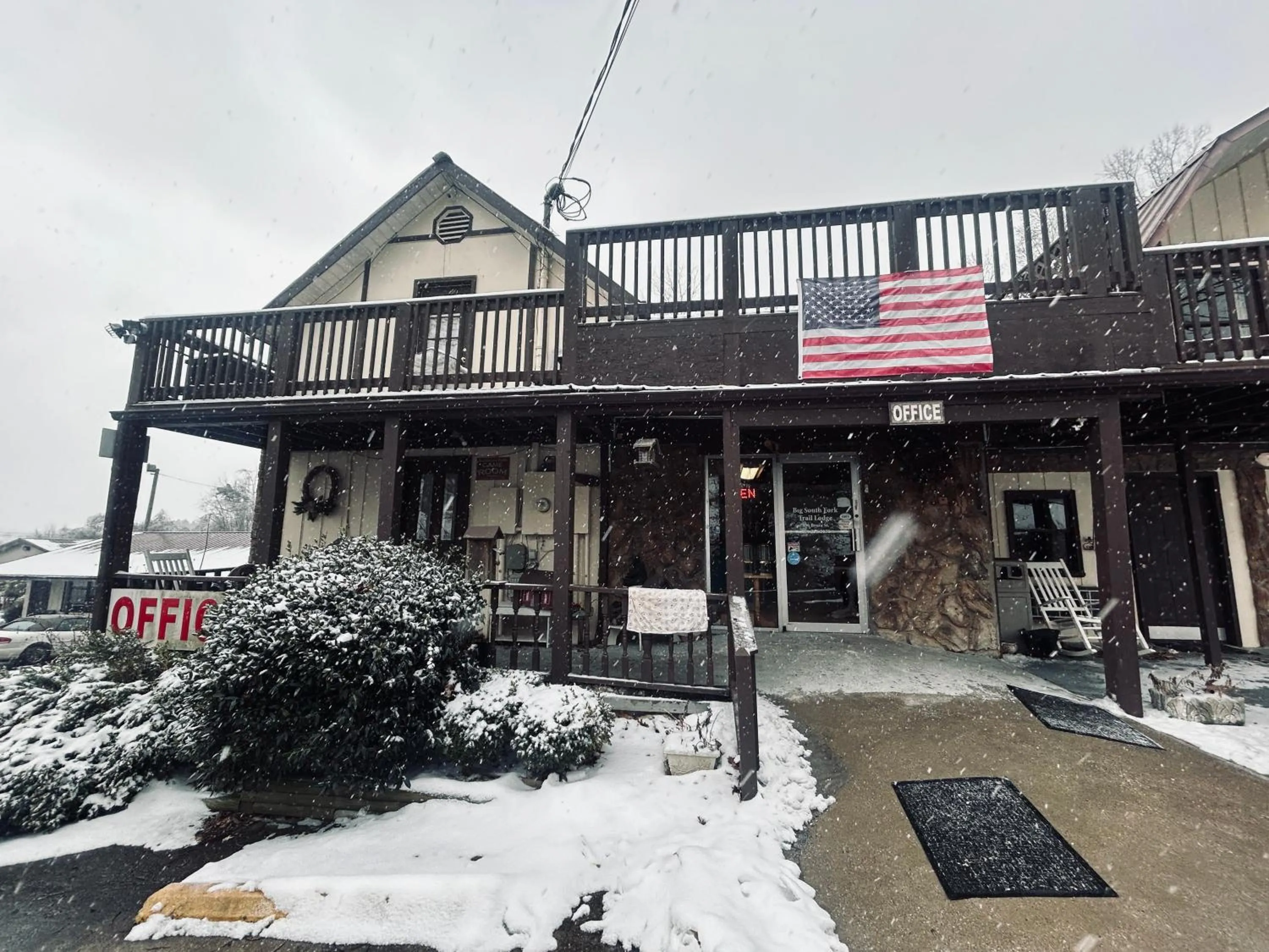 Facade/entrance in Big South Fork Trail Lodge Stearns