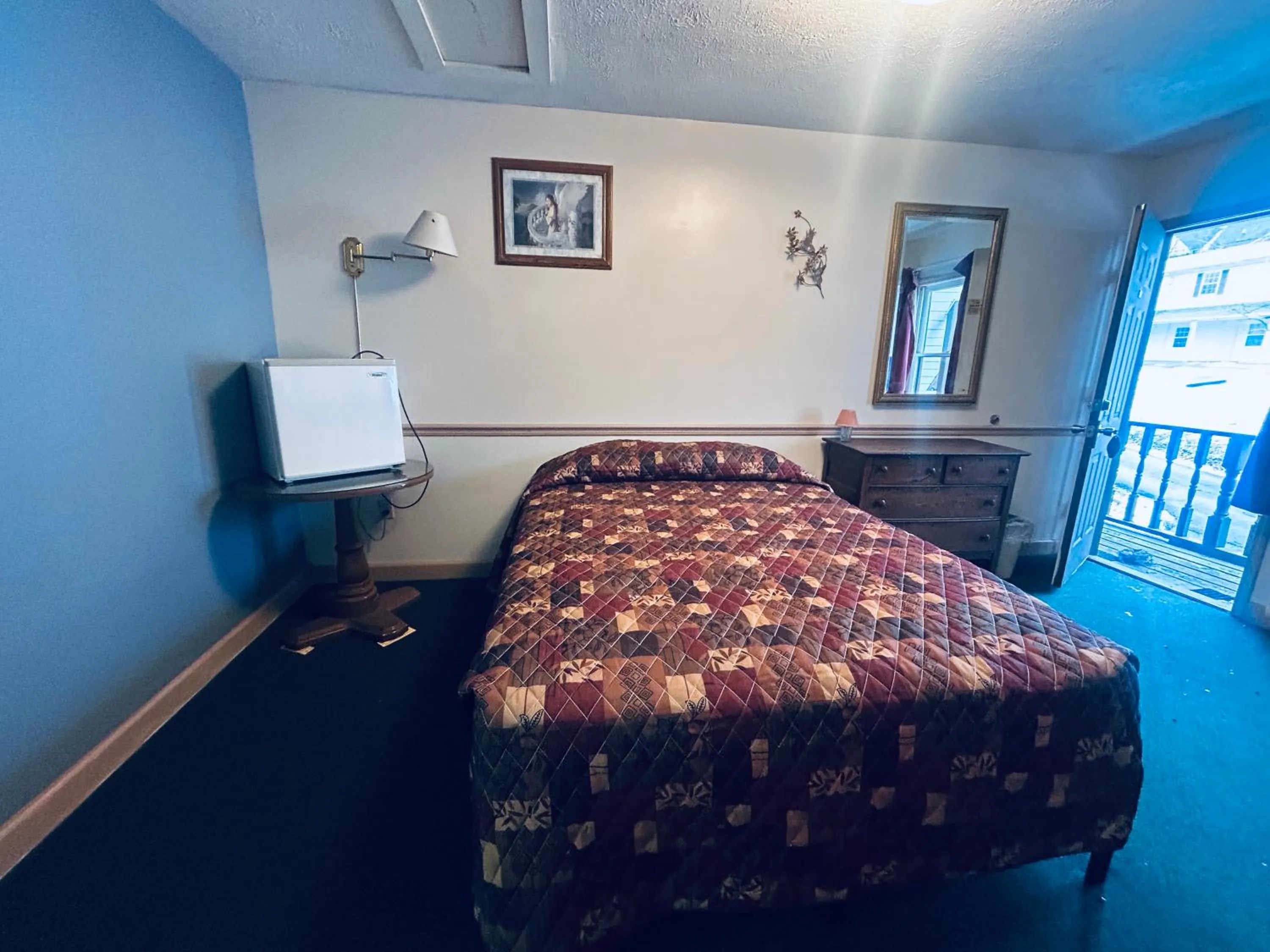 Bedroom in Big South Fork Trail Lodge Stearns