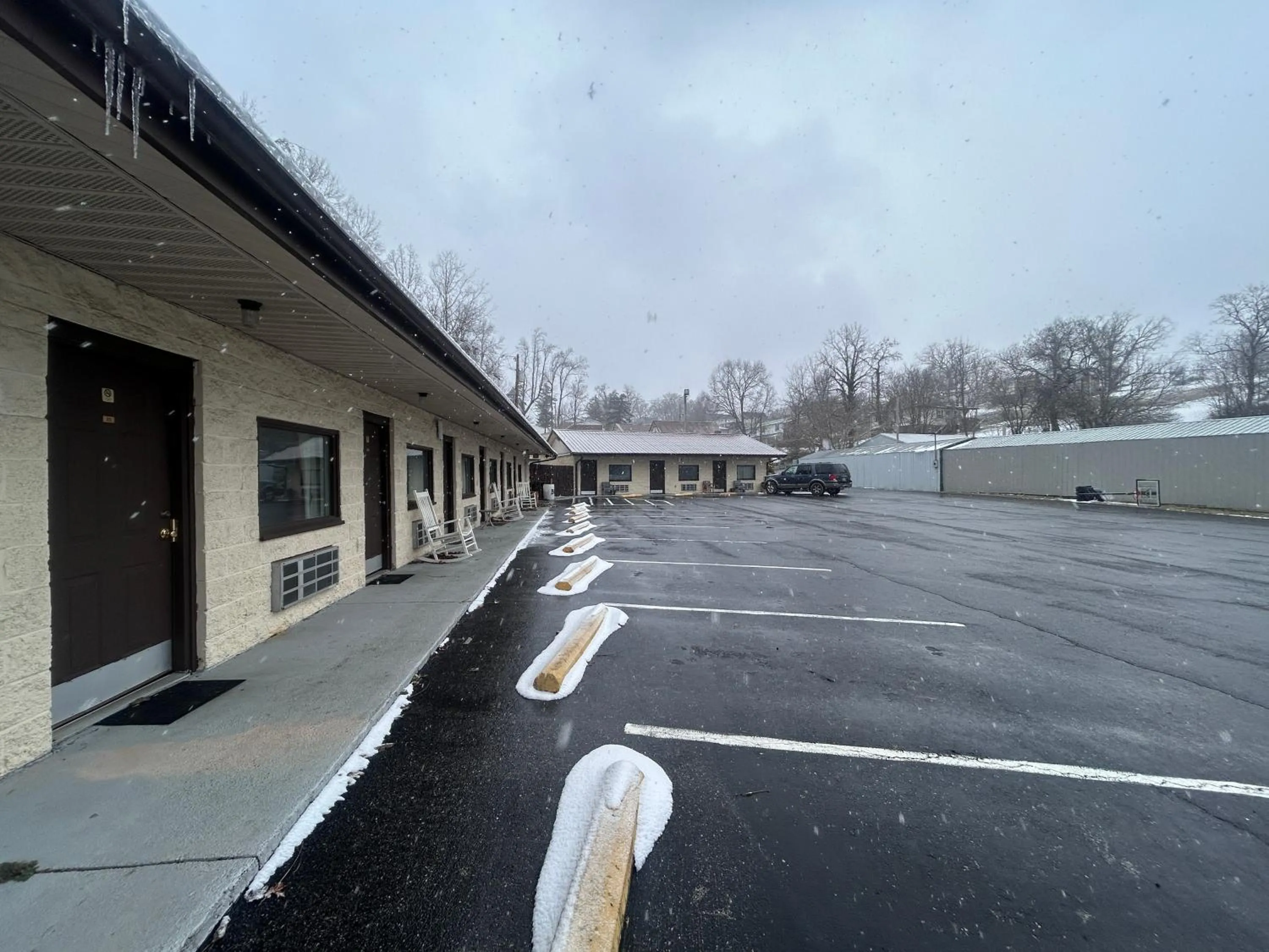 Parking in Big South Fork Trail Lodge Stearns