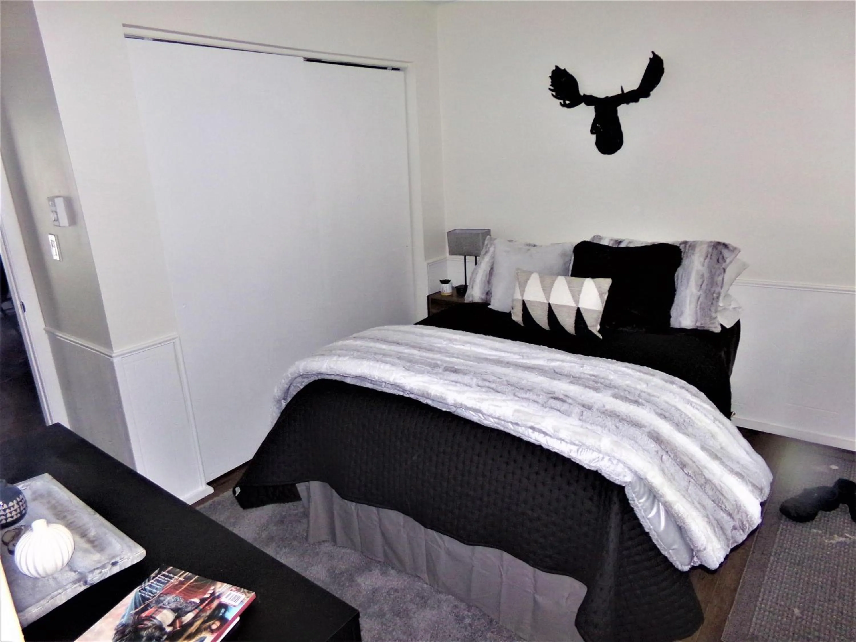 Bed in Blue River Condos 3 Bed 2 Bath BRCR