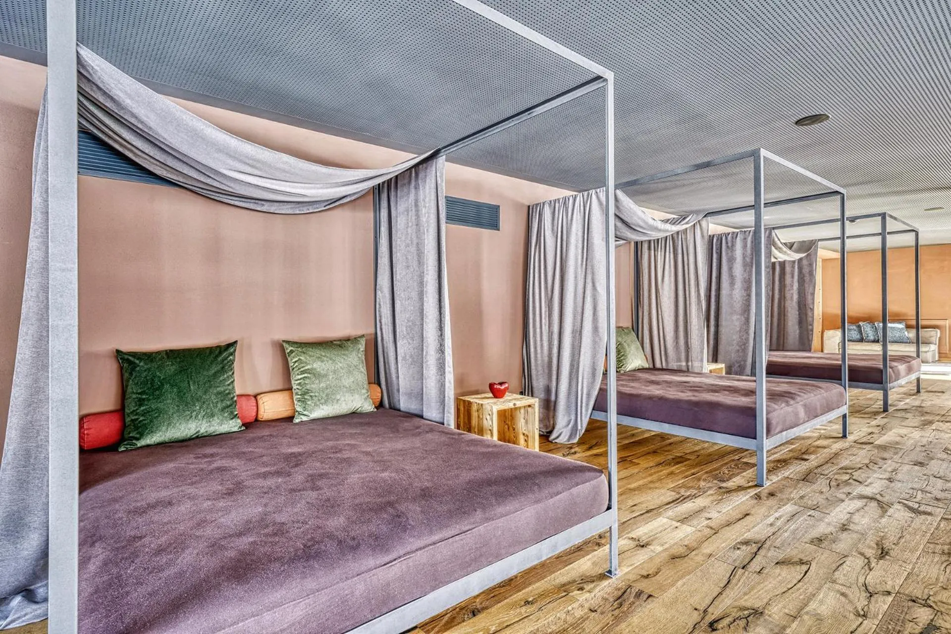 Decorative detail, Bed in Hotel Pustertalerhof