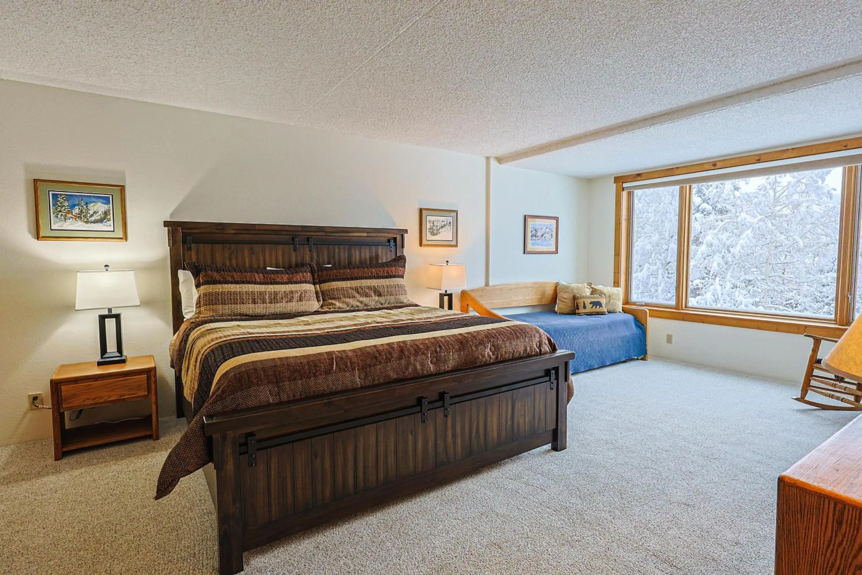 Bed in Summit House 2 bed 2 bath SHGW