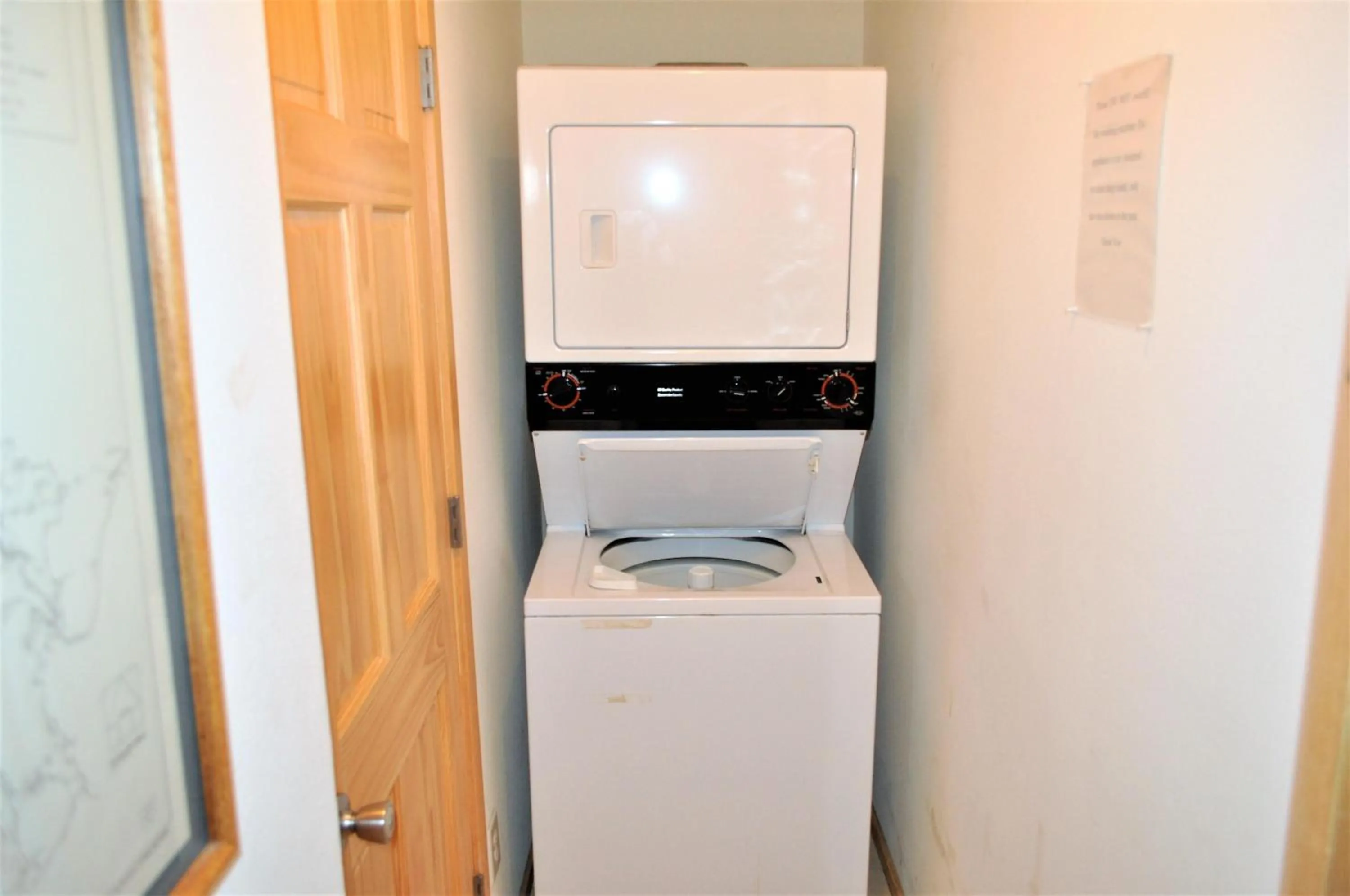 Forest Park 3 bed 4 Bath Twnhm HTJM